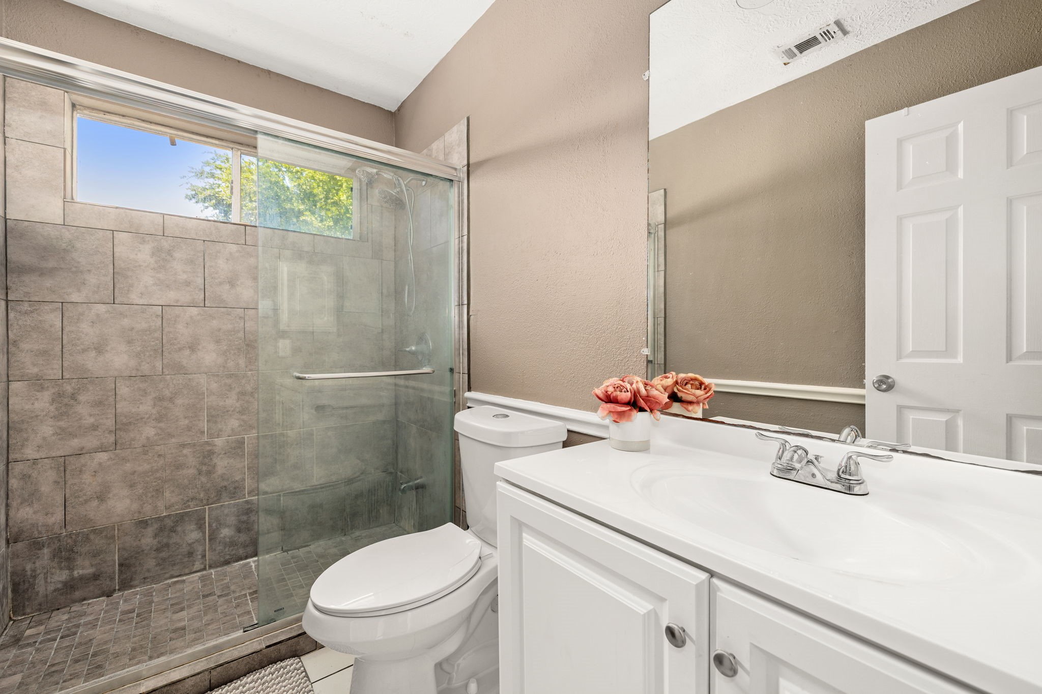 16818 Basewood Court Property Photo 29