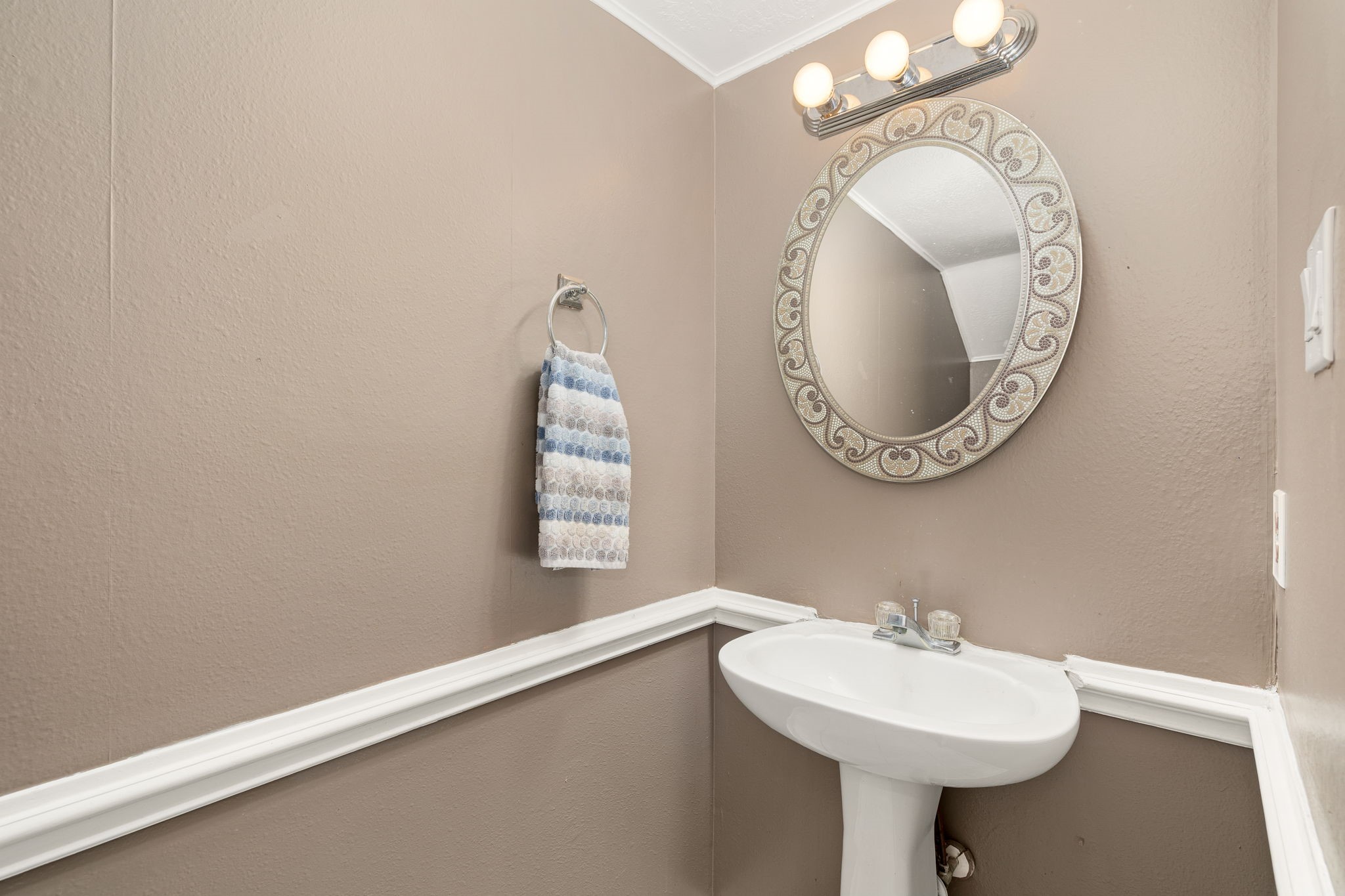 16818 Basewood Court Property Photo 31