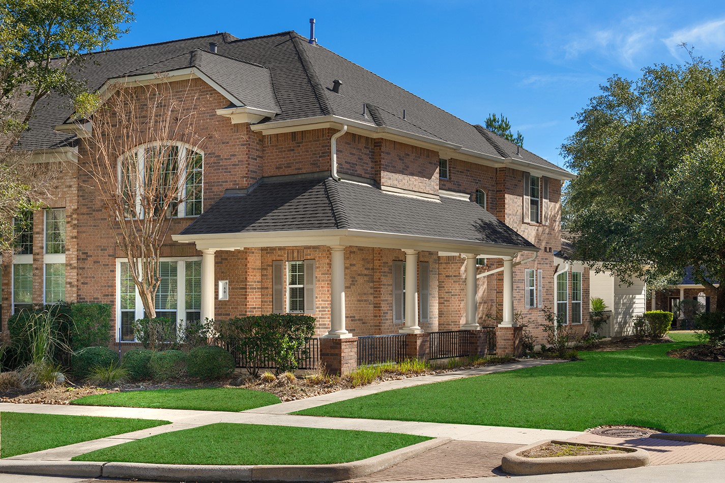 50 E Pipers Green Property Photo 1