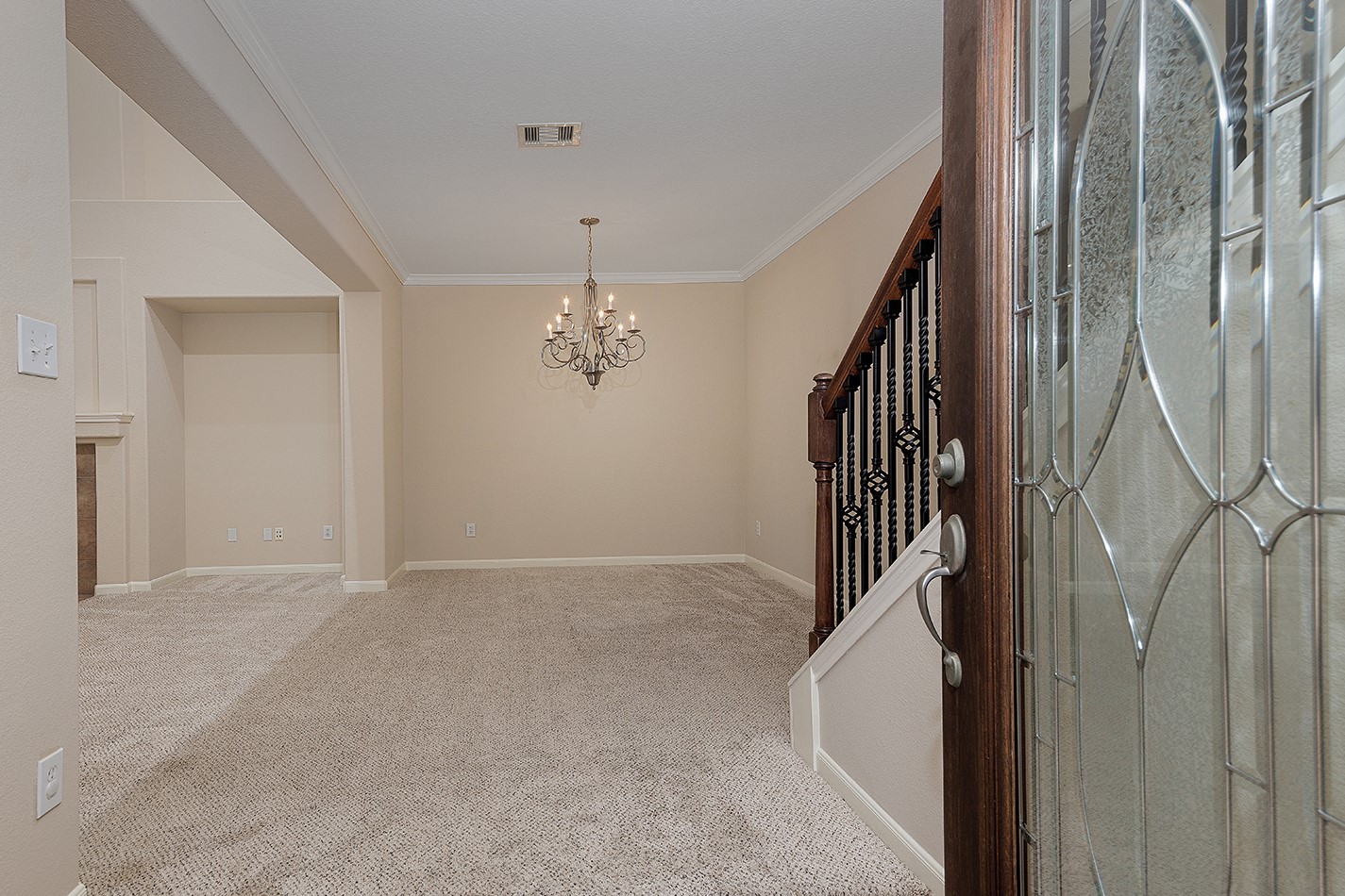 50 E Pipers Green Property Photo 3