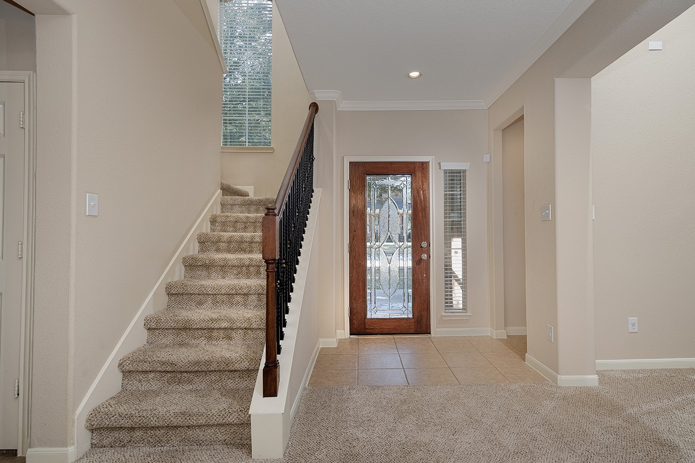50 E Pipers Green Property Photo 4