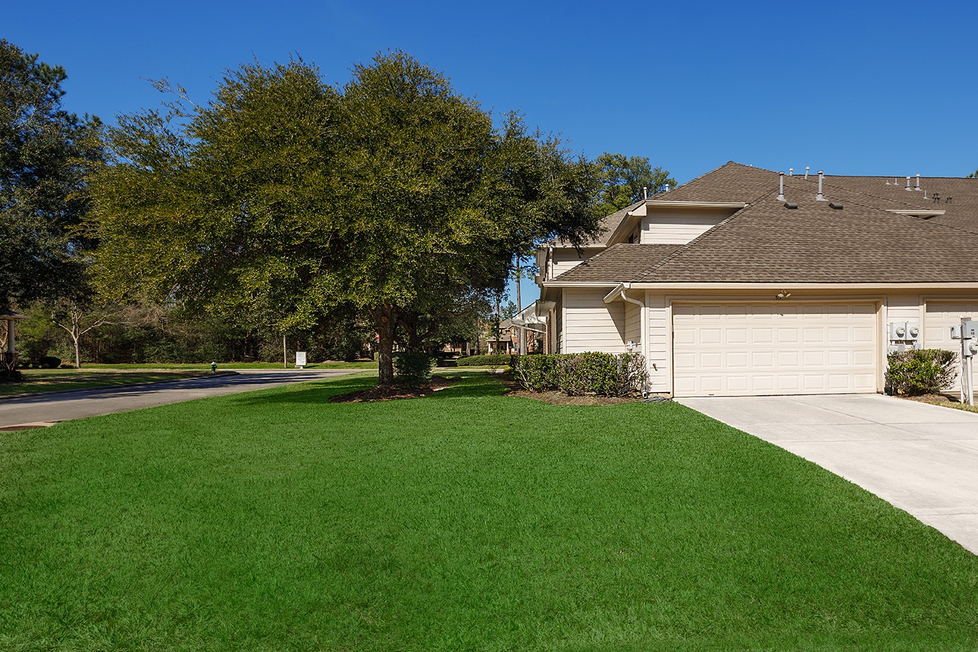 50 E Pipers Green Property Photo 27