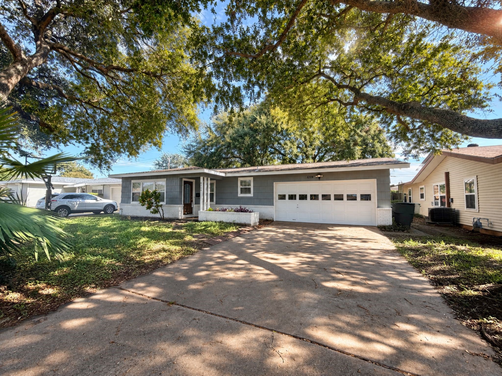 6709 Fairway Drive Property Photo 1