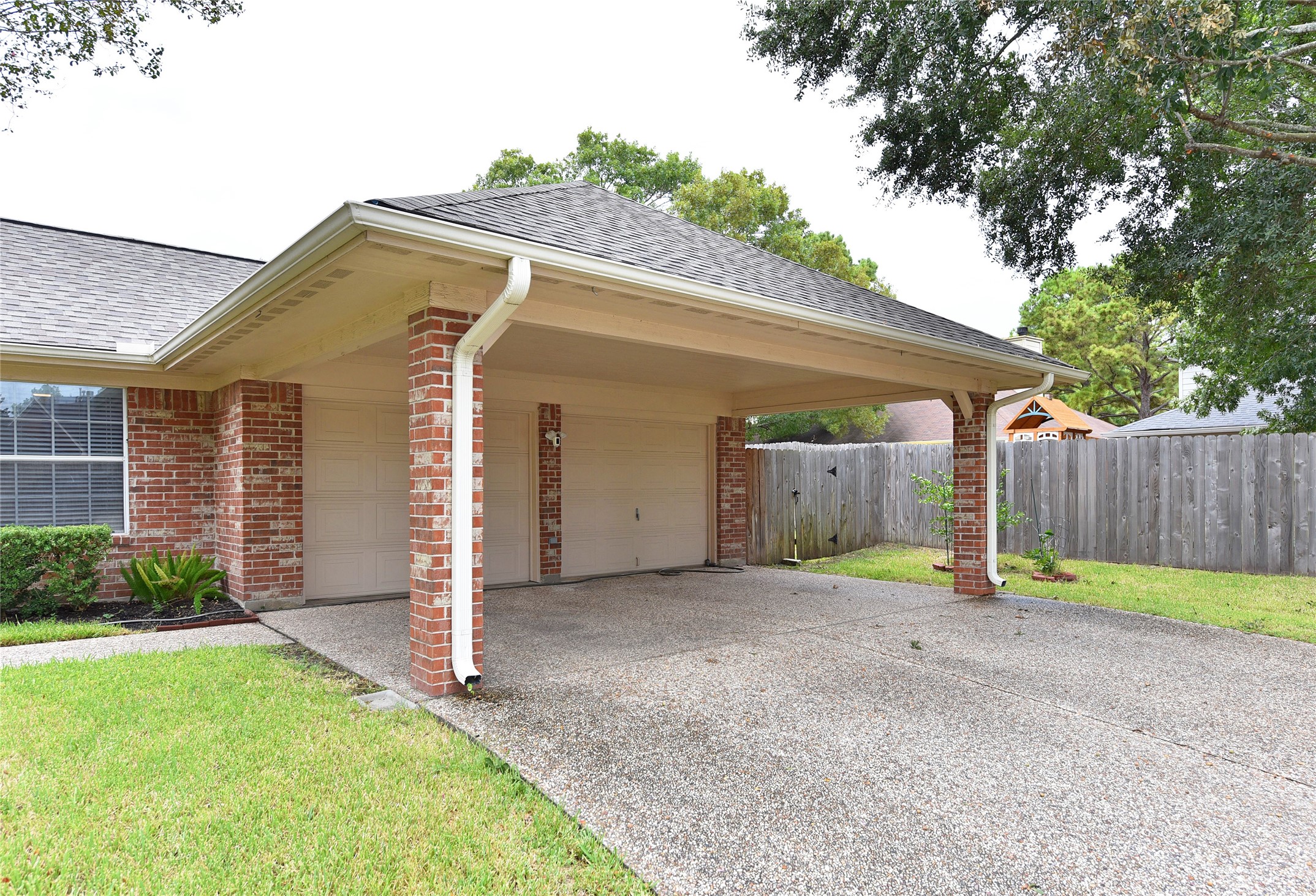 10031 Cabin Creek Drive Property Photo 5