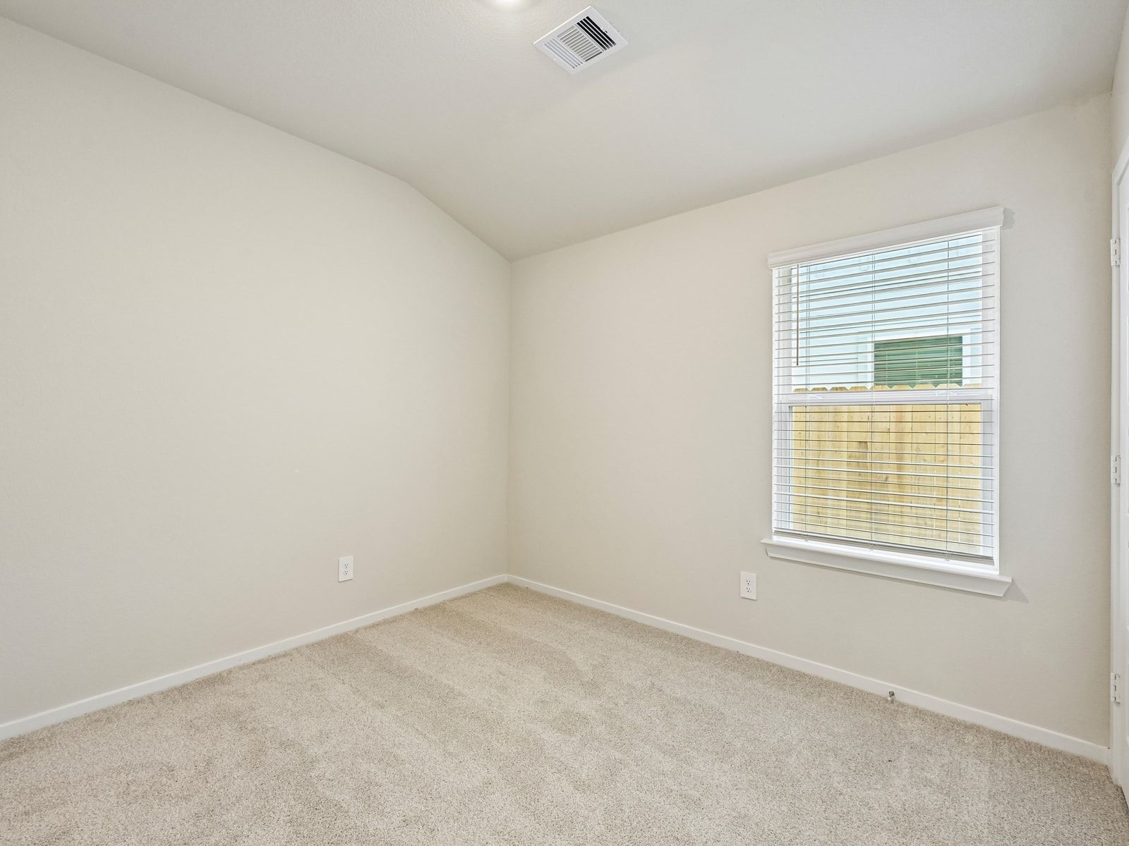 383 Sunrise Ranch Drive Property Photo 5