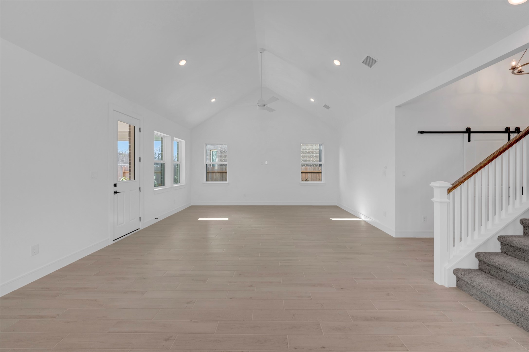 29451 Oaklawn View Drive Property Photo 11