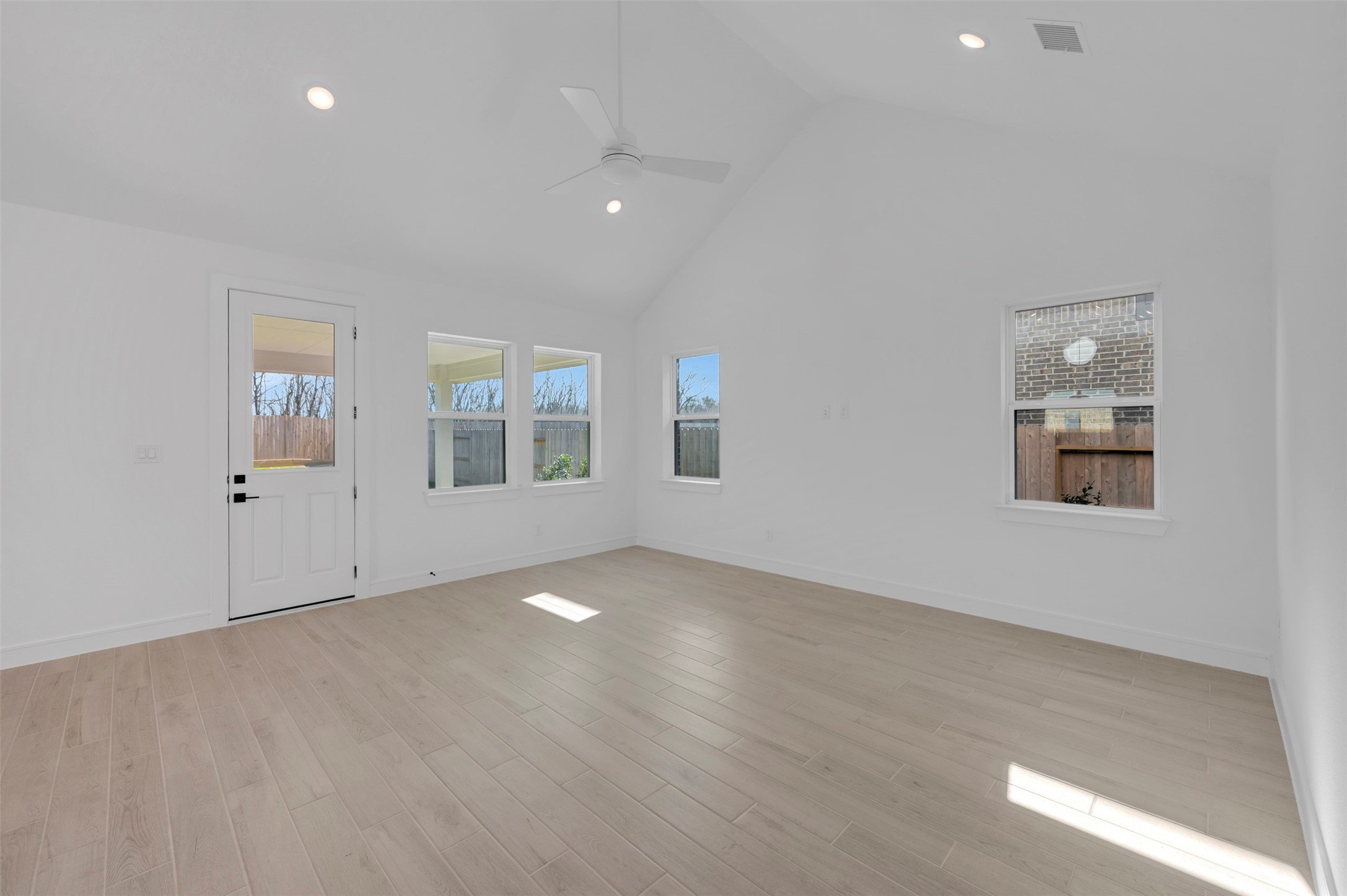 29451 Oaklawn View Drive Property Photo 12