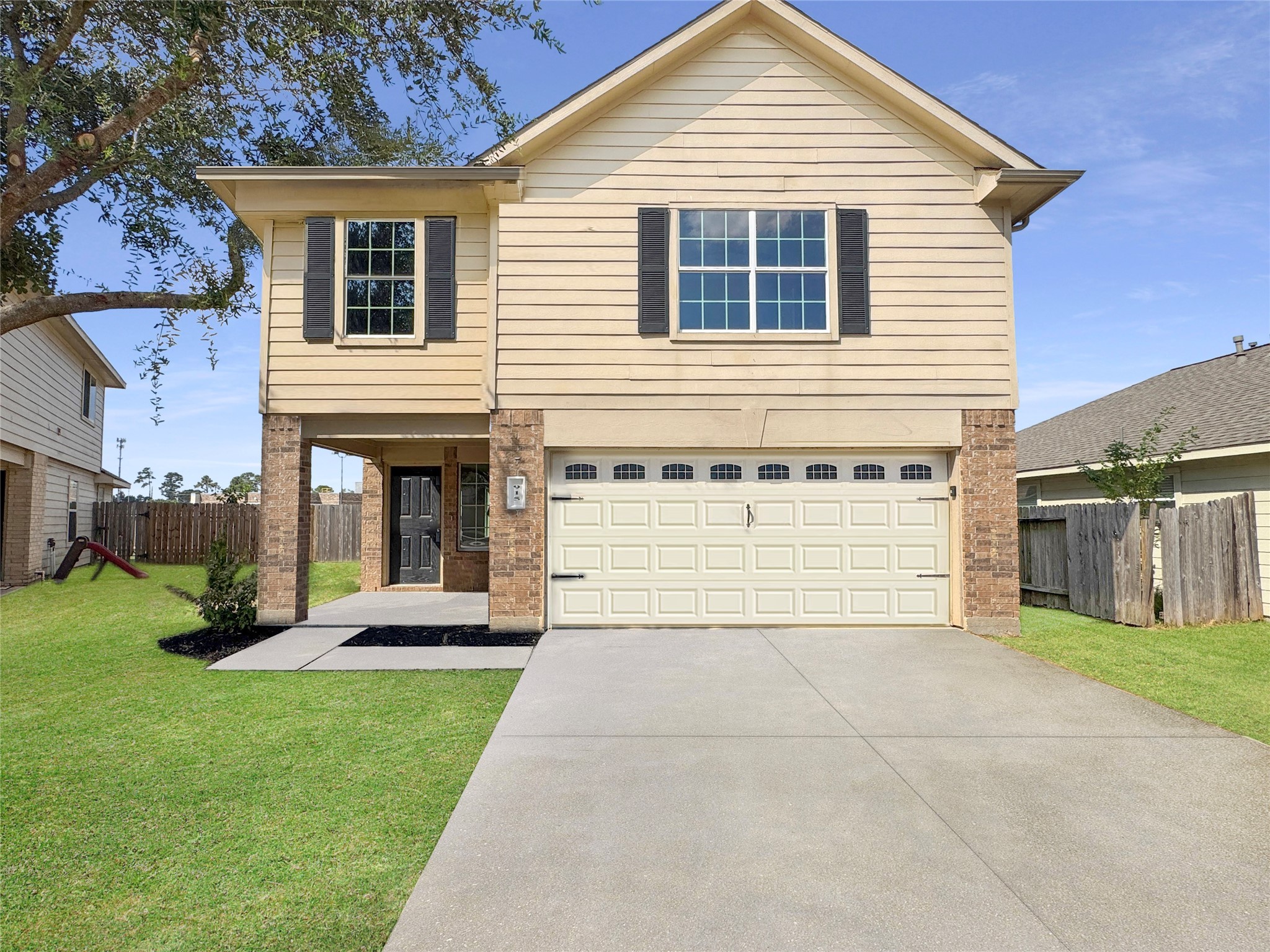 915 Redcrest Springs Court Property Photo 1