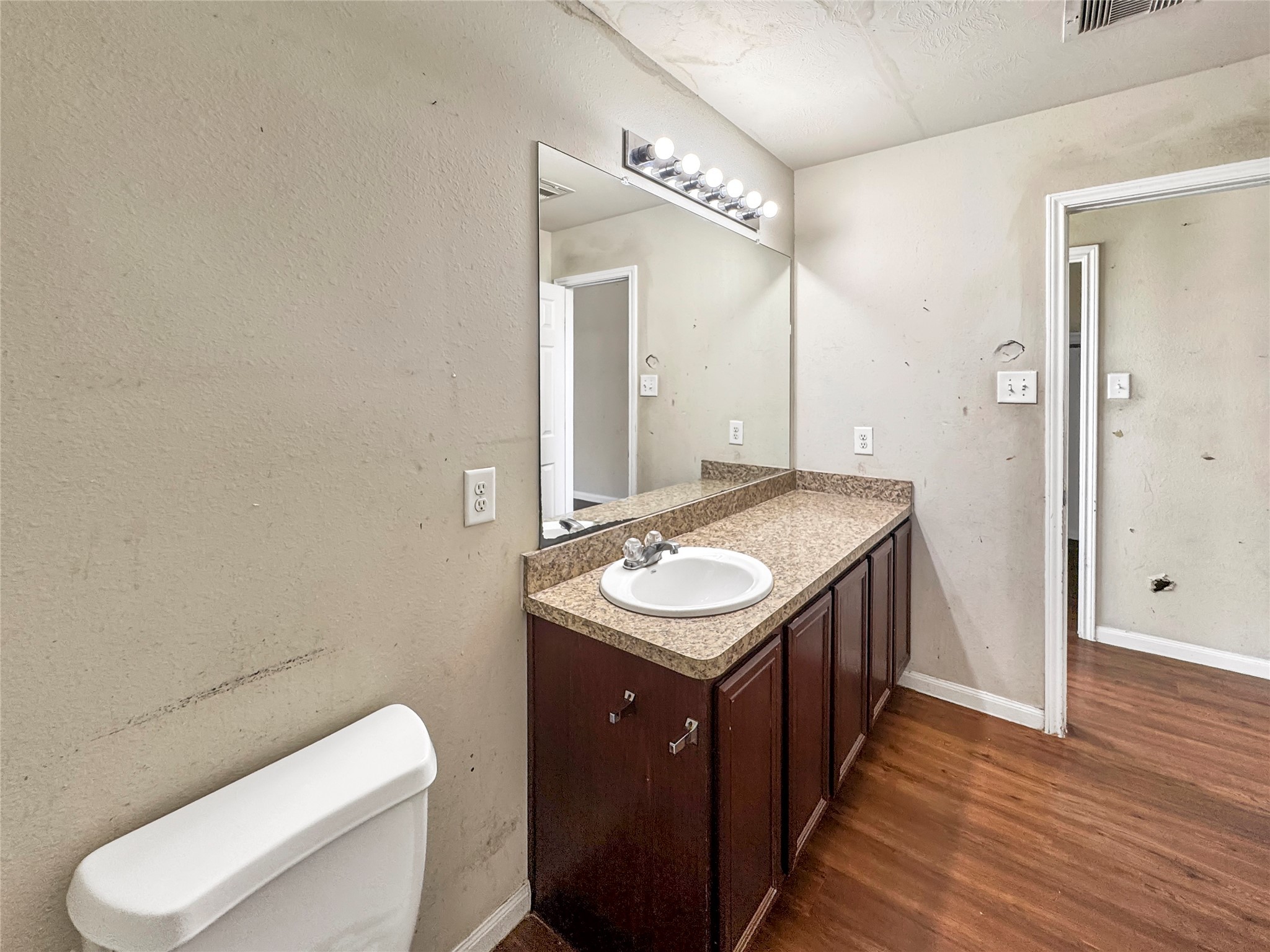 915 Redcrest Springs Court Property Photo 9