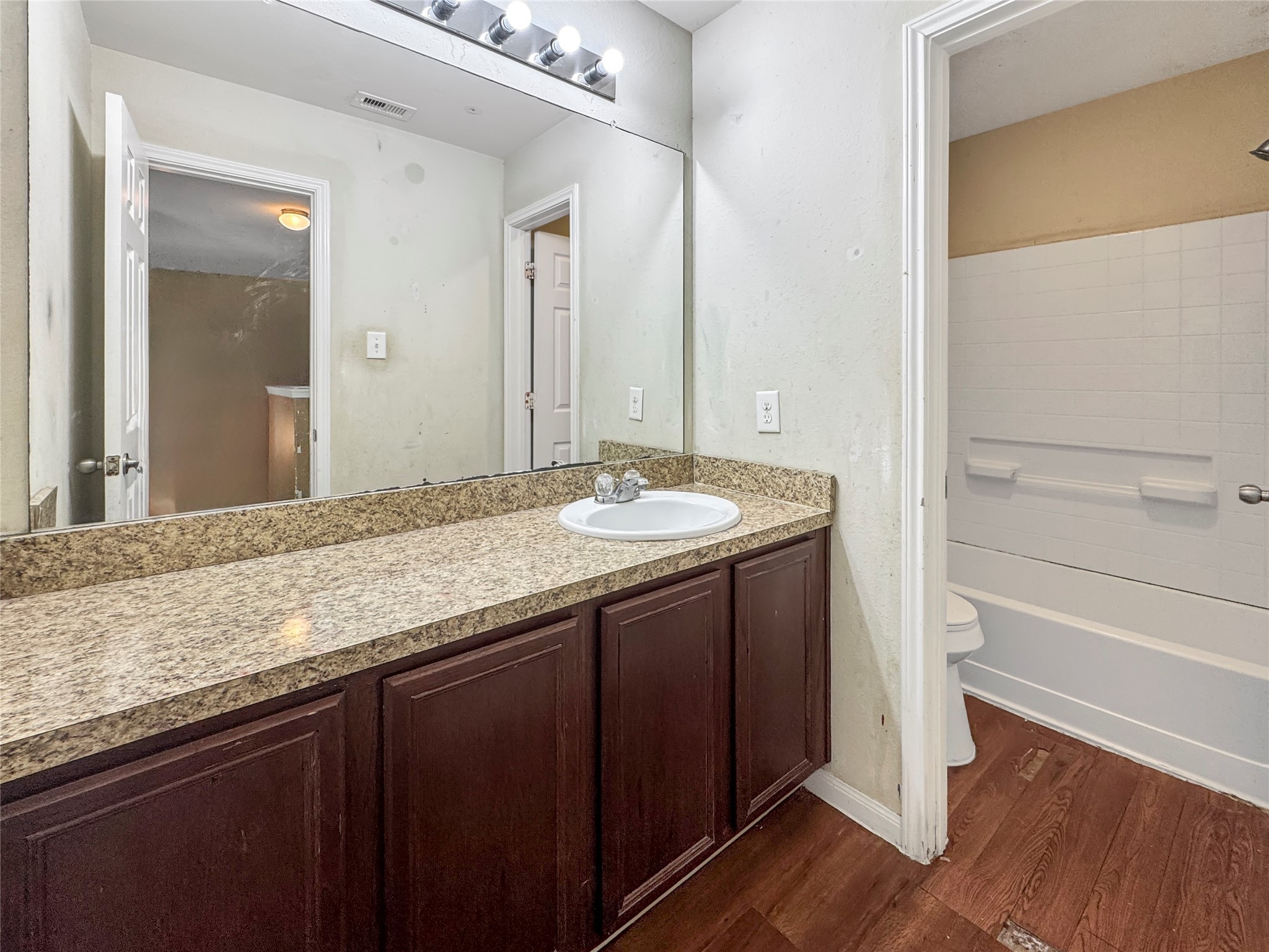 915 Redcrest Springs Court Property Photo 14