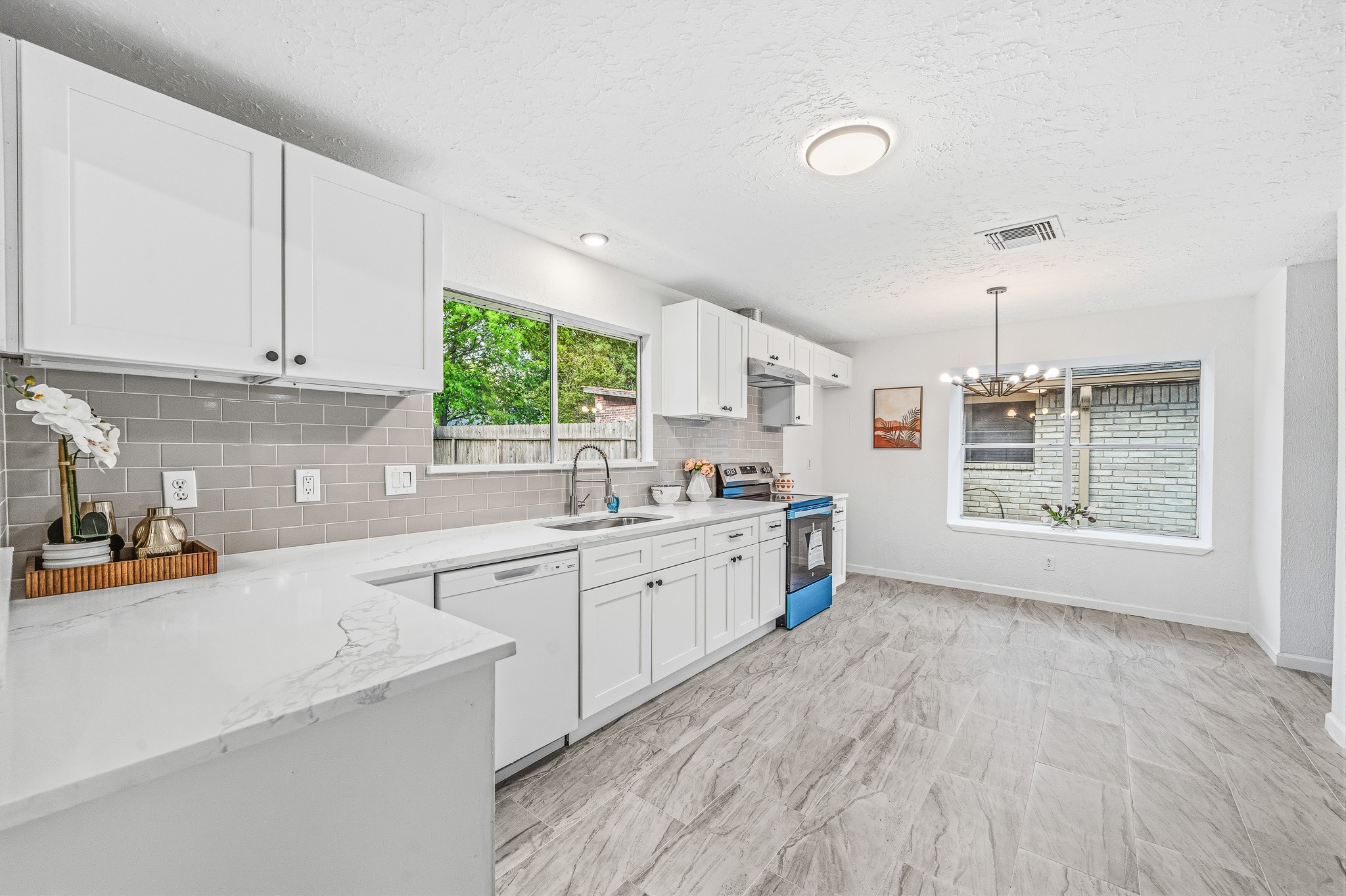 13118 Birch Grove Drive Property Photo 2