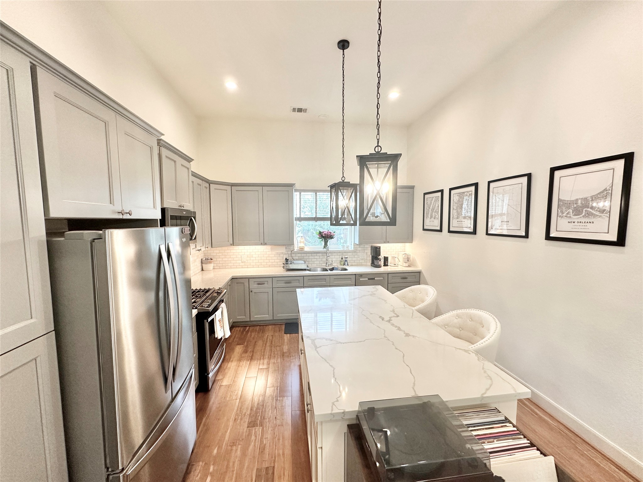4314 Eigel Street Property Photo 6