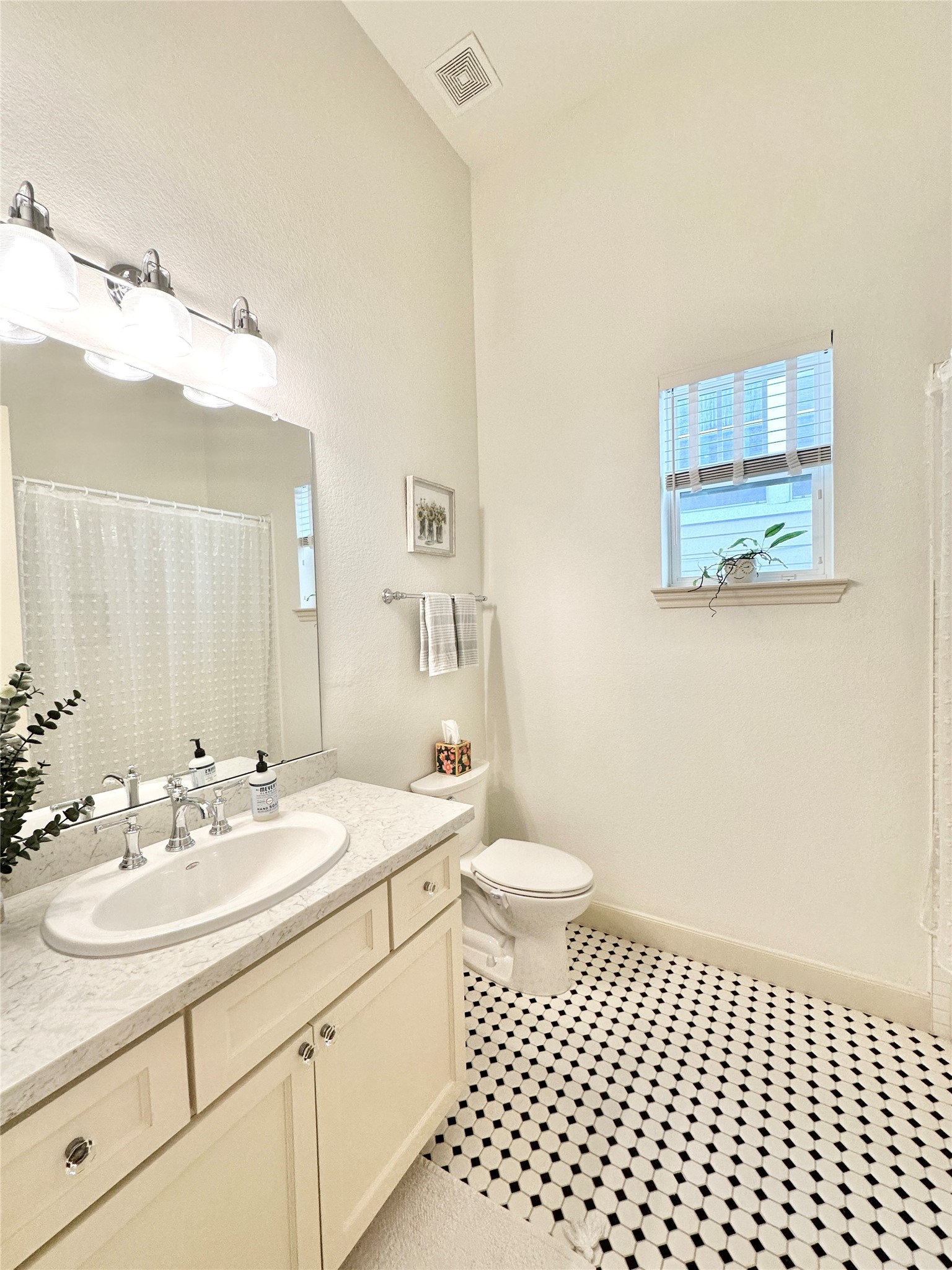 4314 Eigel Street Property Photo 15