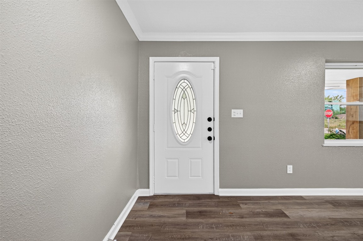 11903 Atwell Drive Property Photo 7