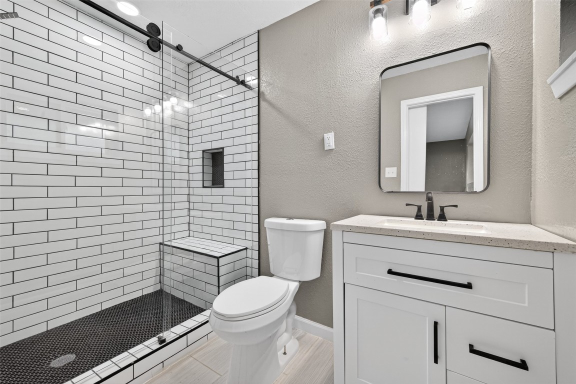 11903 Atwell Drive Property Photo 8