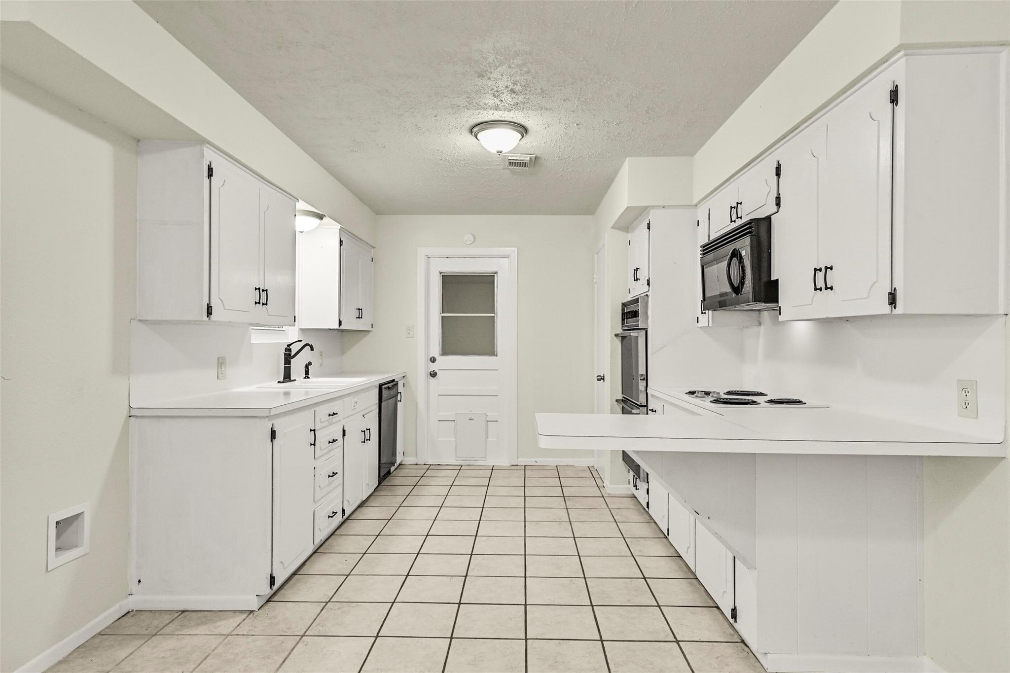111 Southern Oaks Drive Property Photo 11
