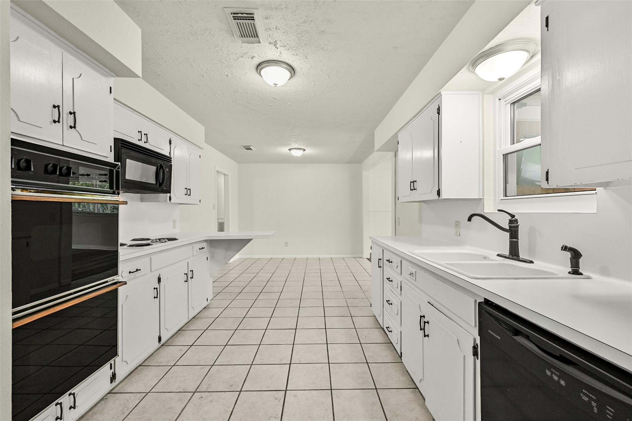 111 Southern Oaks Drive Property Photo 14