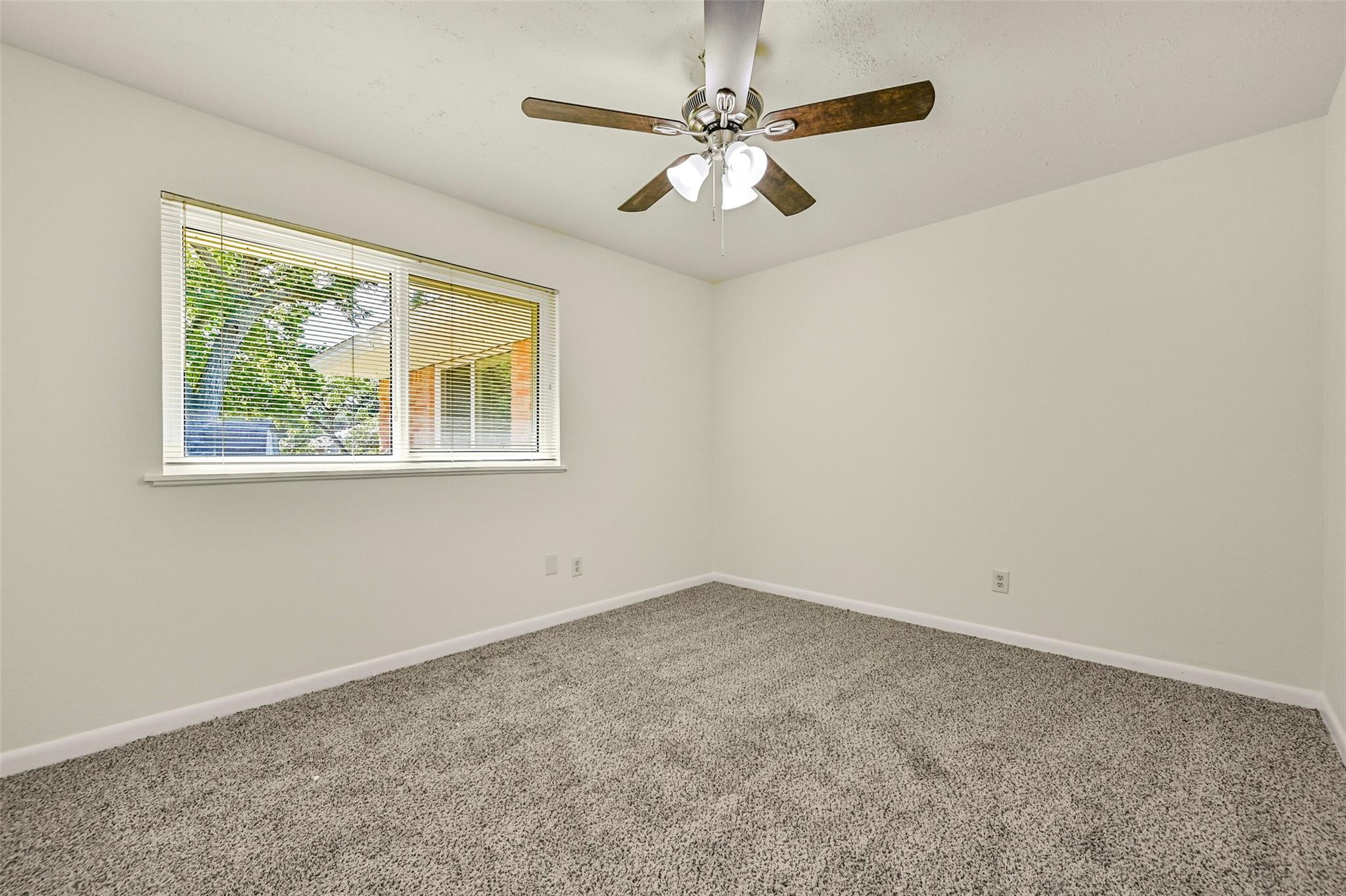 111 Southern Oaks Drive Property Photo 22