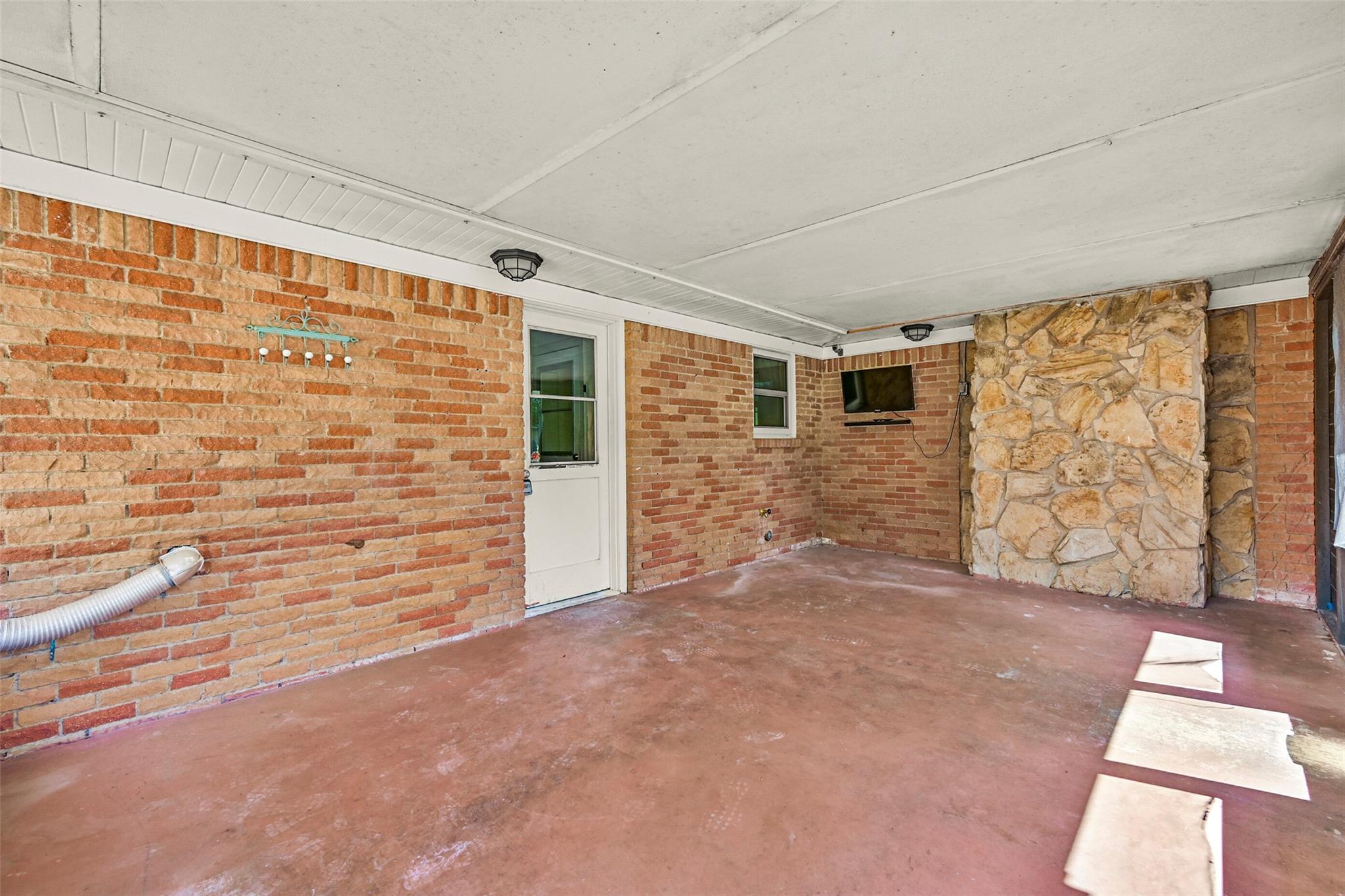 111 Southern Oaks Drive Property Photo 34