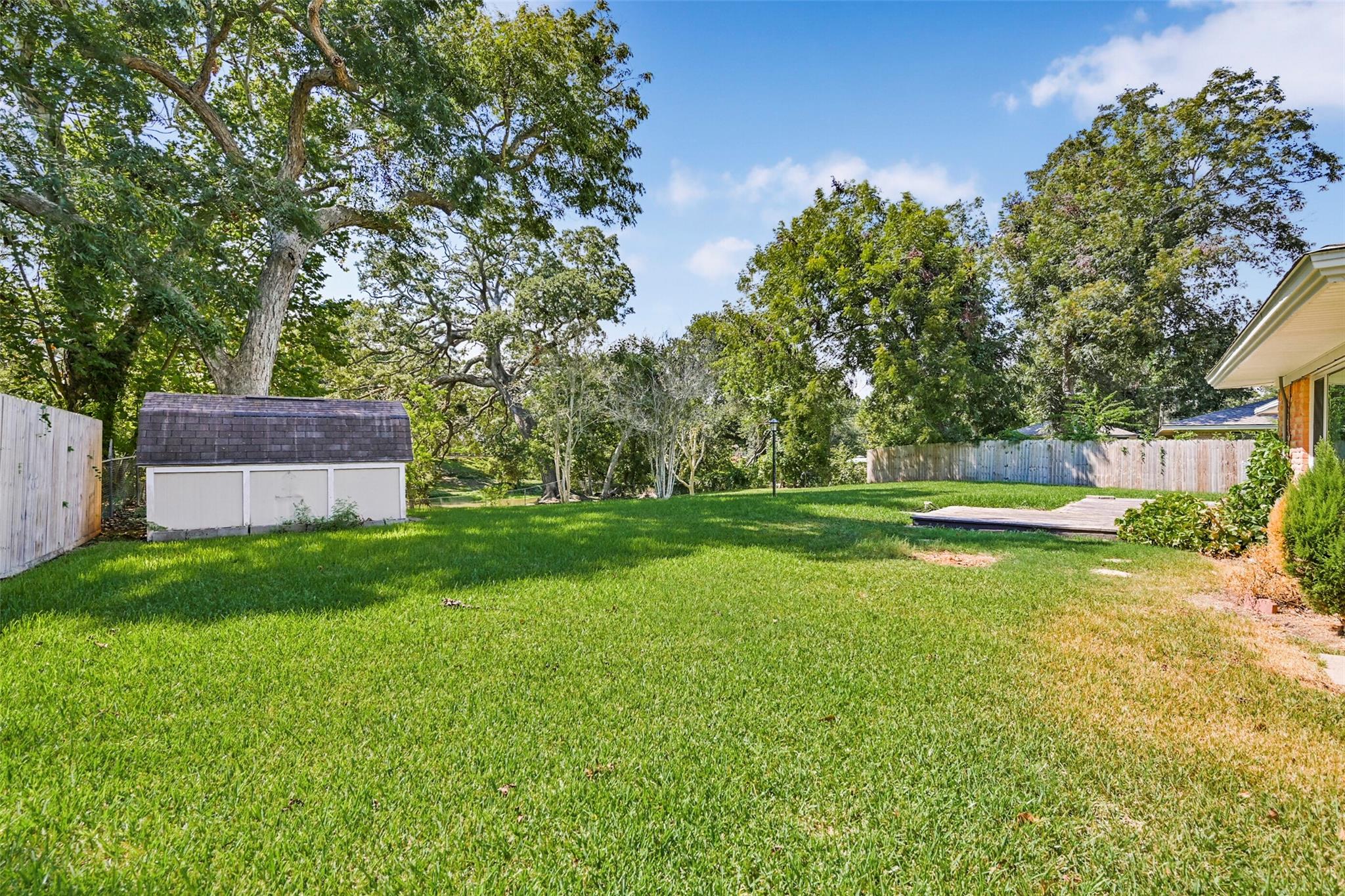 111 Southern Oaks Drive Property Photo 35