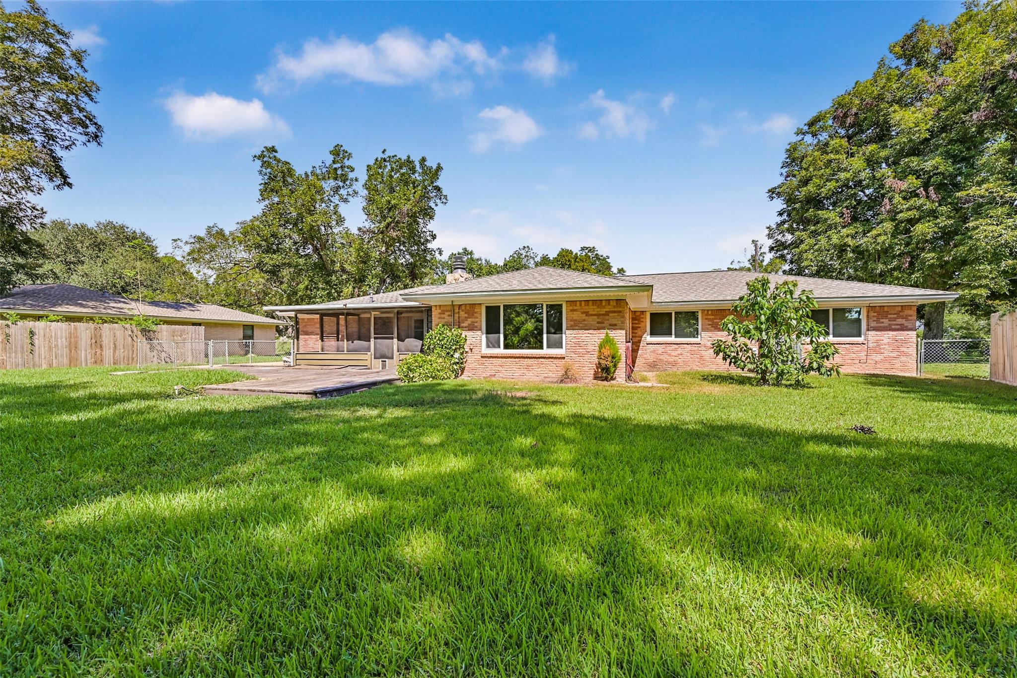 111 Southern Oaks Drive Property Photo 36
