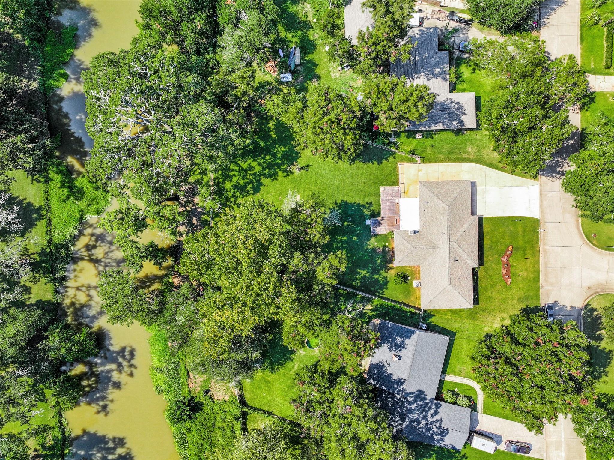 111 Southern Oaks Drive Property Photo 41
