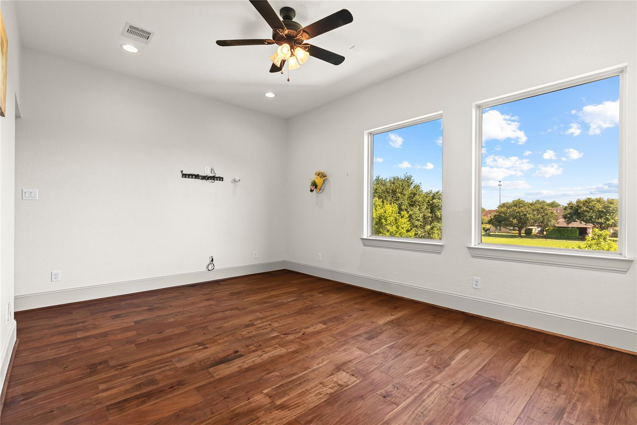 2419 Parrot Shell Lane Property Photo 34