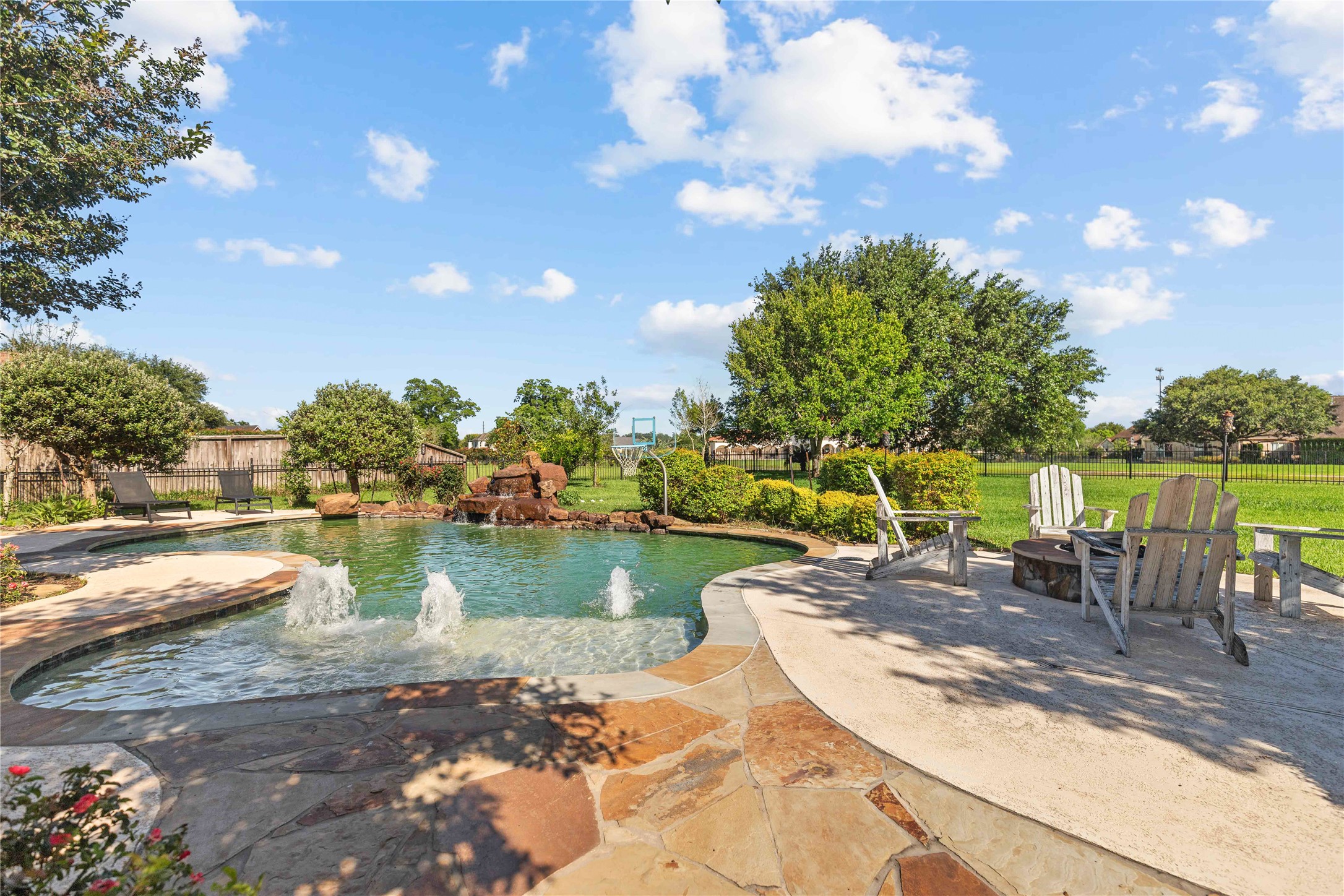 2419 Parrot Shell Lane Property Photo 44