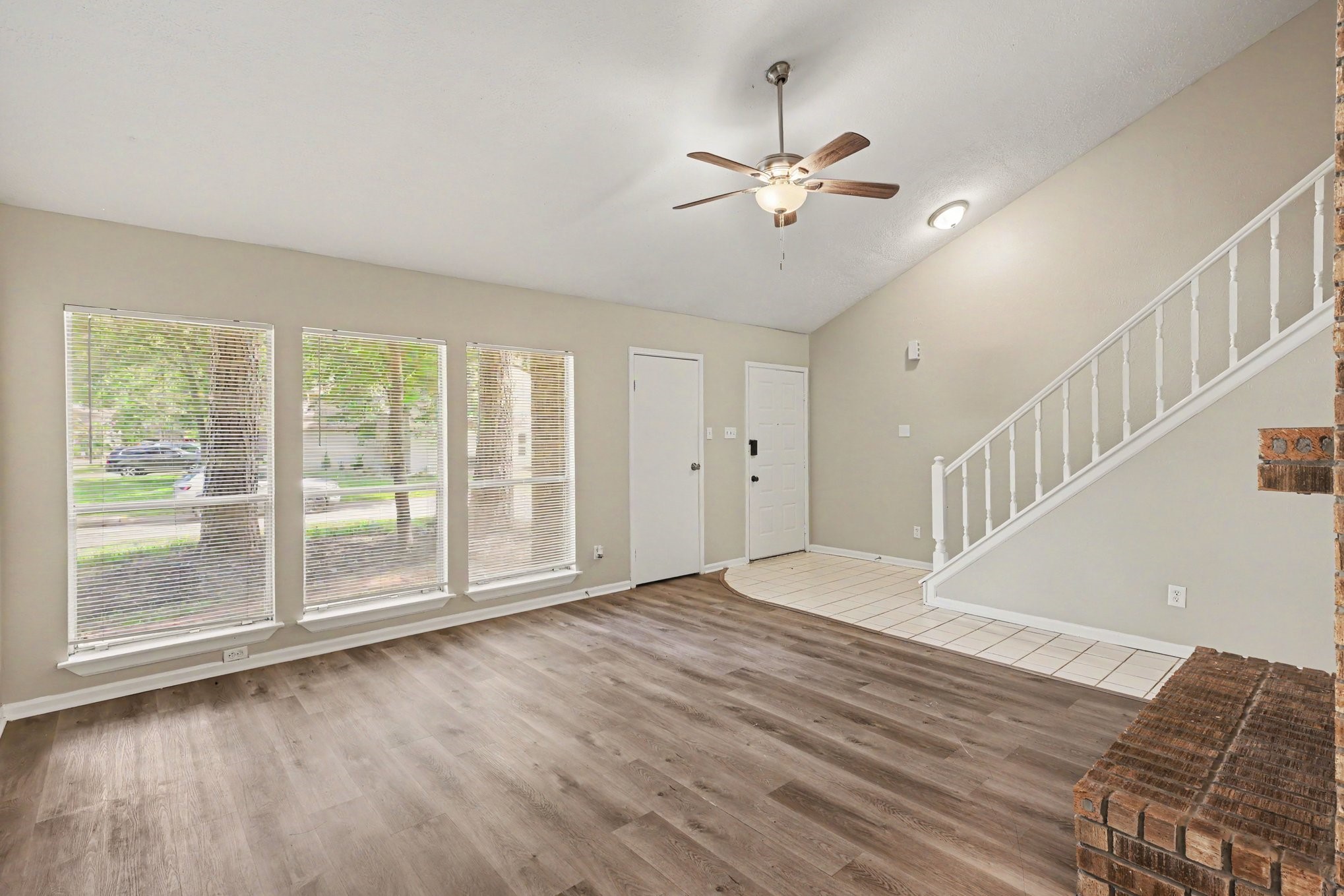 62 W Timberspire Court Property Photo 5