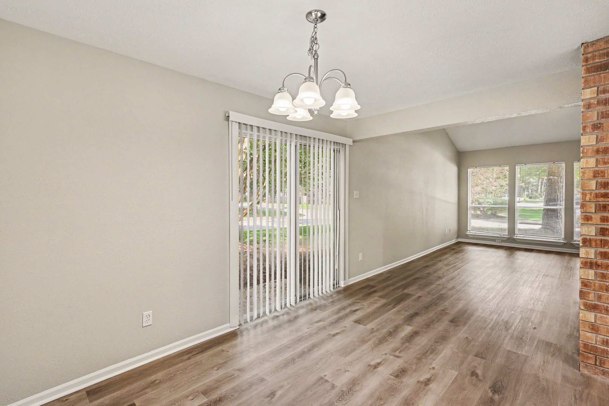 62 W Timberspire Court Property Photo 8