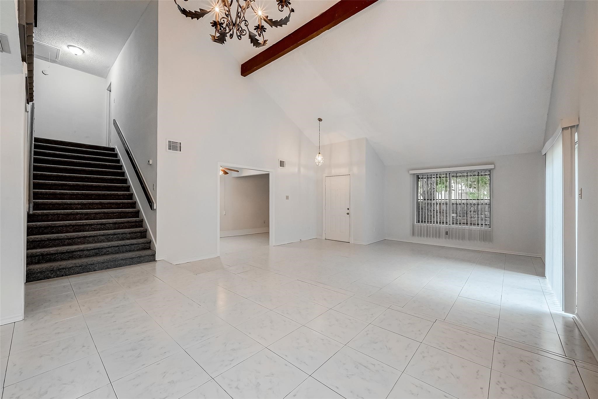 2915 Windchase Boulevard Property Photo 8