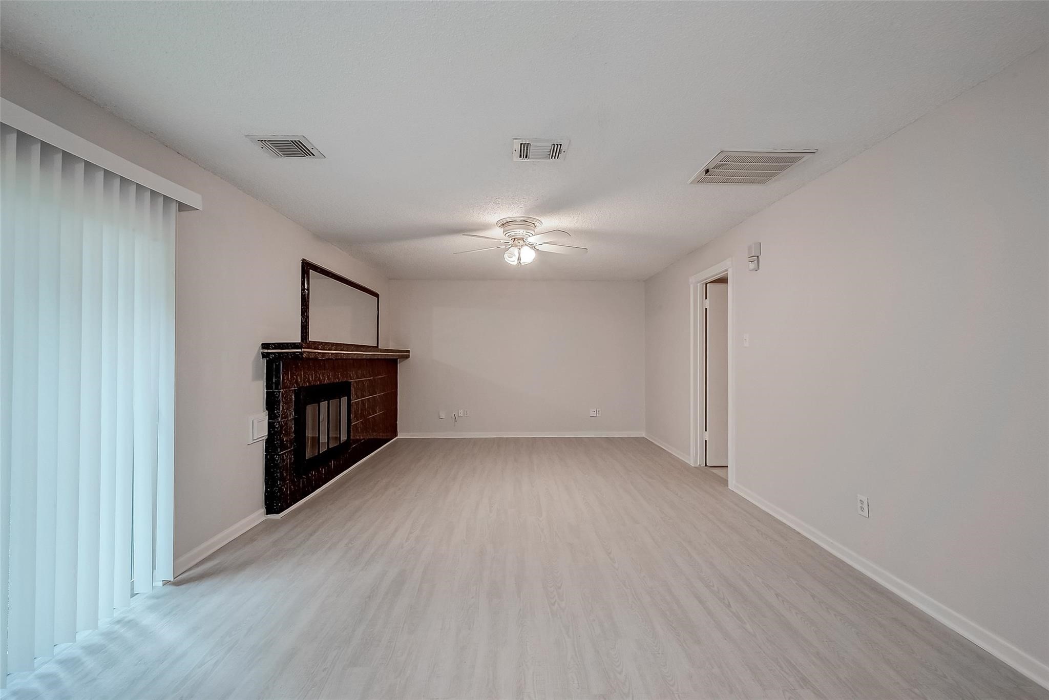 2915 Windchase Boulevard Property Photo 9