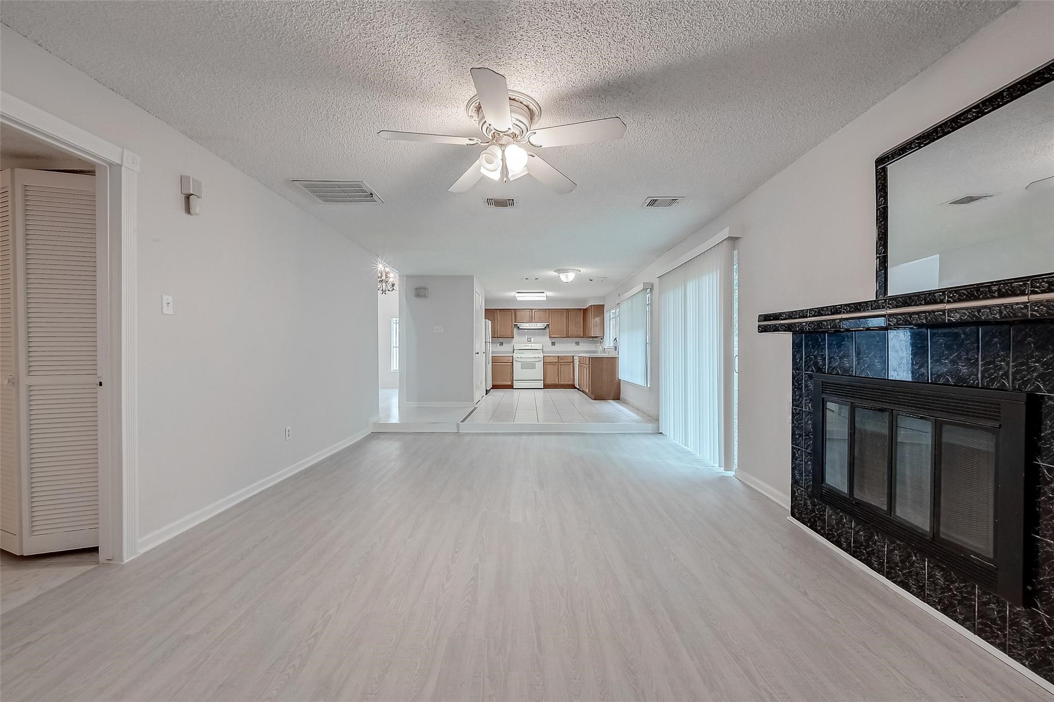 2915 Windchase Boulevard Property Photo 11