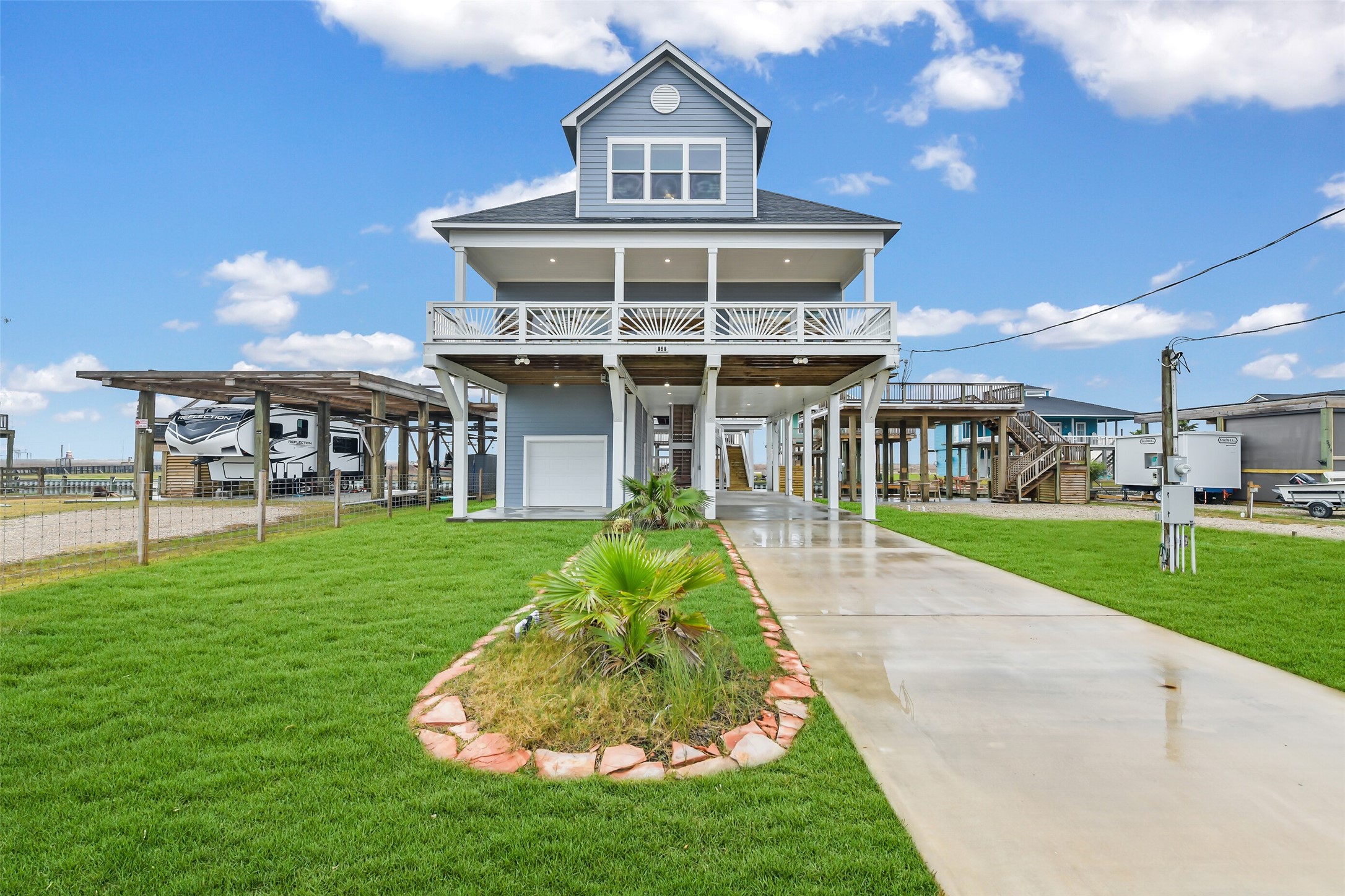 555 Pompano Drive Property Photo 1
