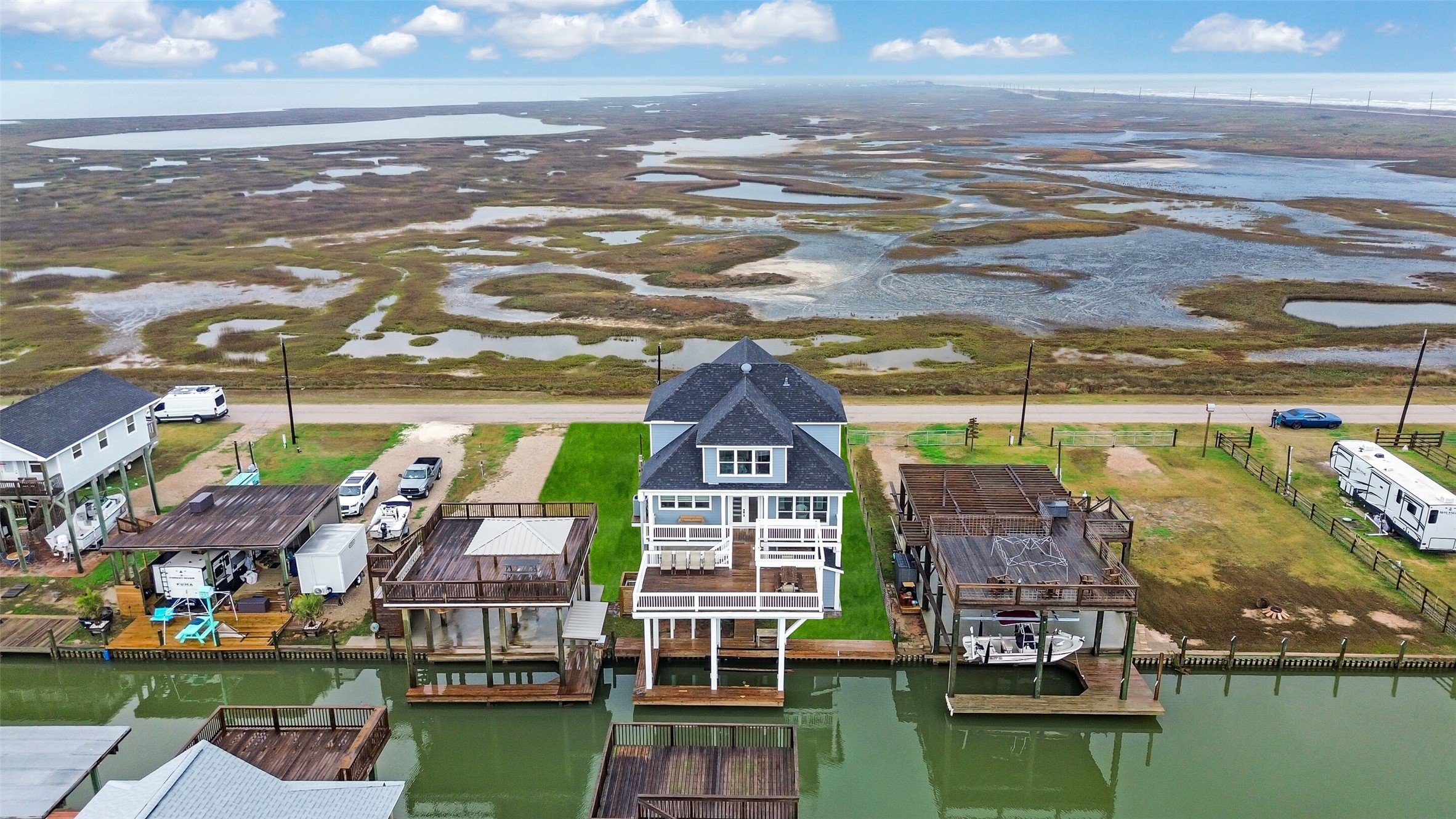 555 Pompano Drive Property Photo 2