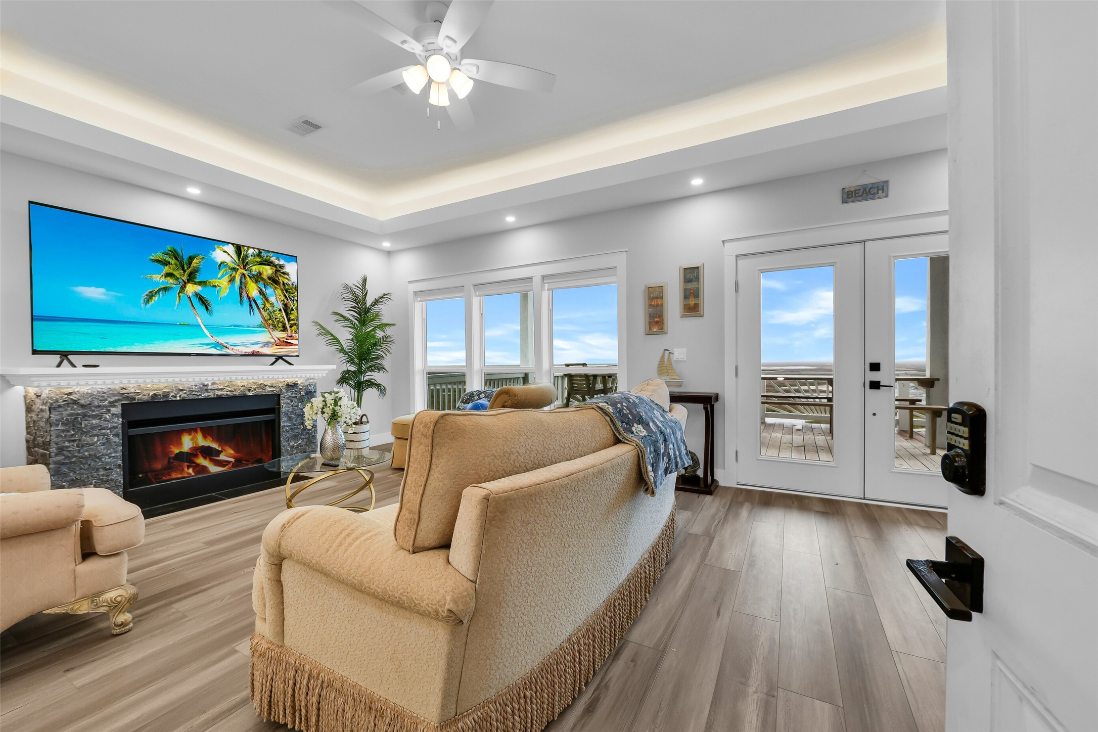 555 Pompano Drive Property Photo 12