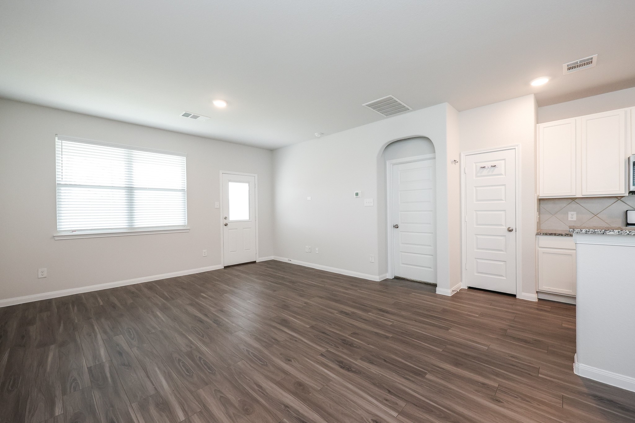 911 Imperial Heights Drive Property Photo 6