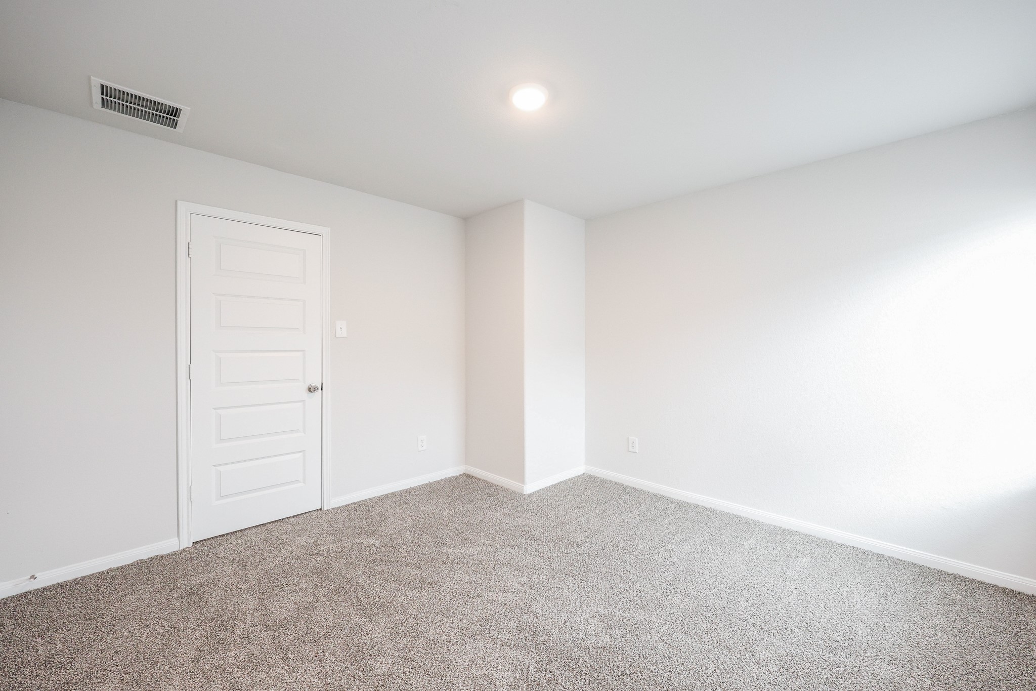 911 Imperial Heights Drive Property Photo 22