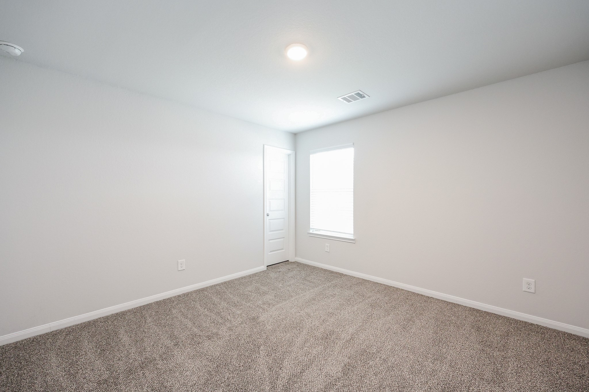 911 Imperial Heights Drive Property Photo 32