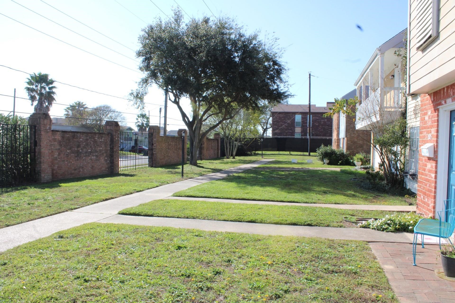 1901 Back Bay Drive Property Photo 2