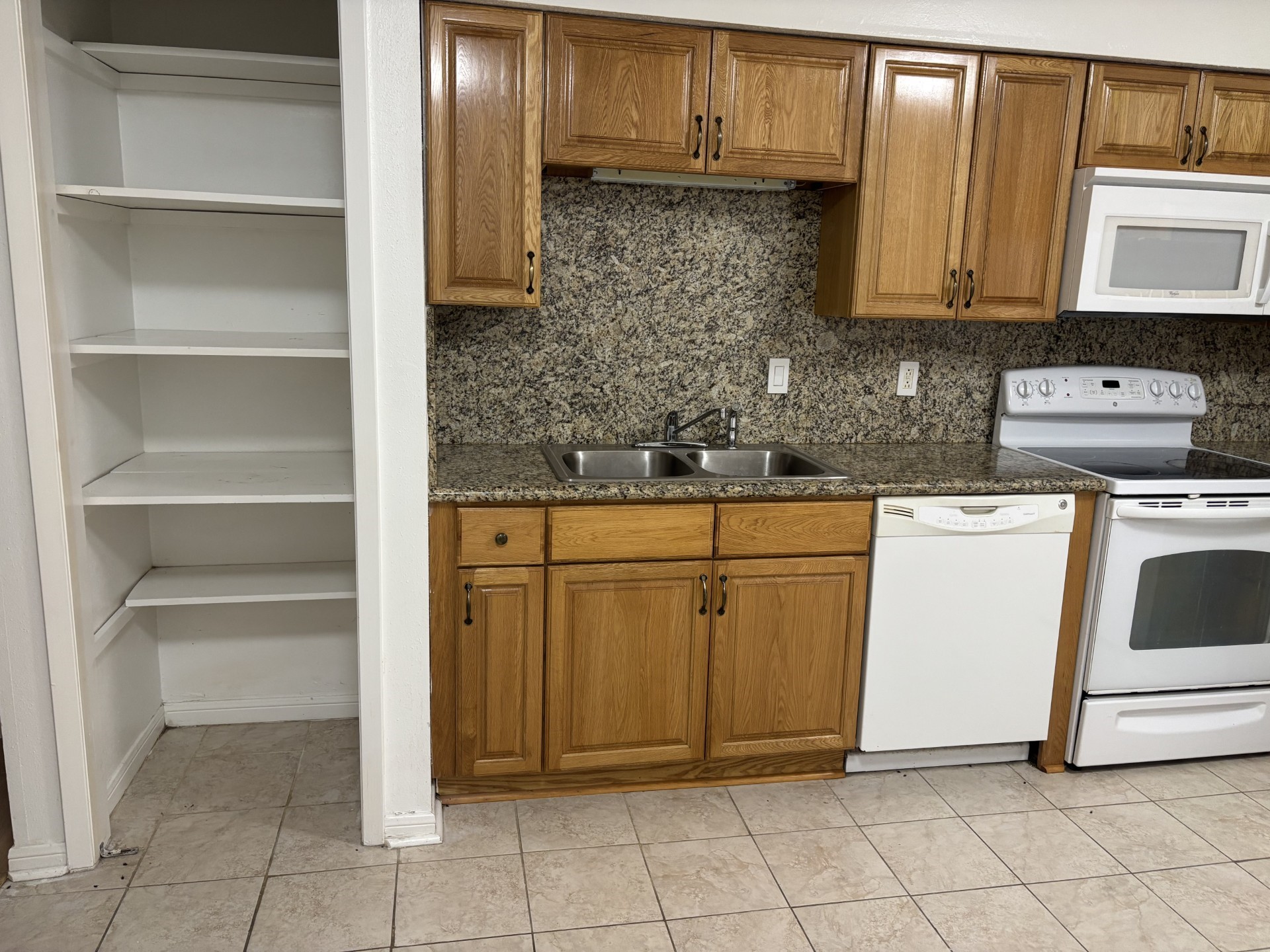 1901 Back Bay Drive Property Photo 4