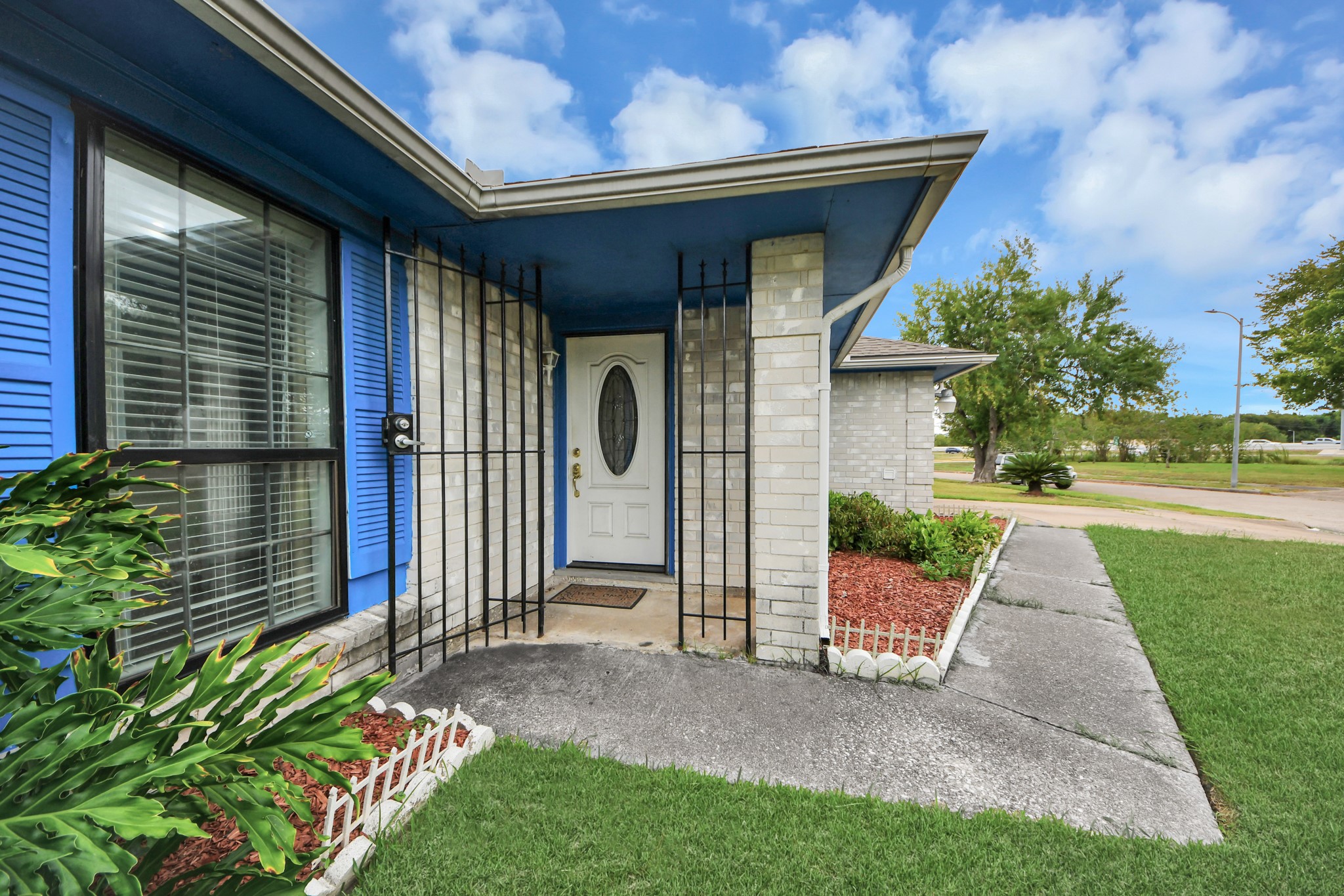 10406 Sagestar Lane Property Photo 2