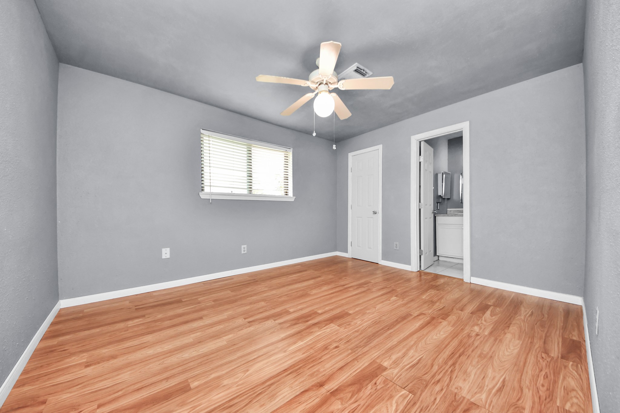 10406 Sagestar Lane Property Photo 7
