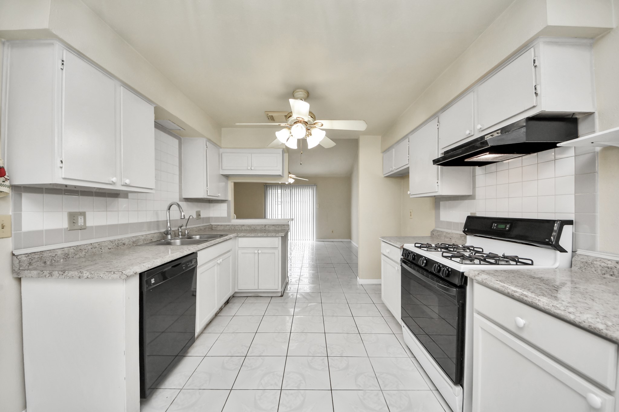 10406 Sagestar Lane Property Photo 15