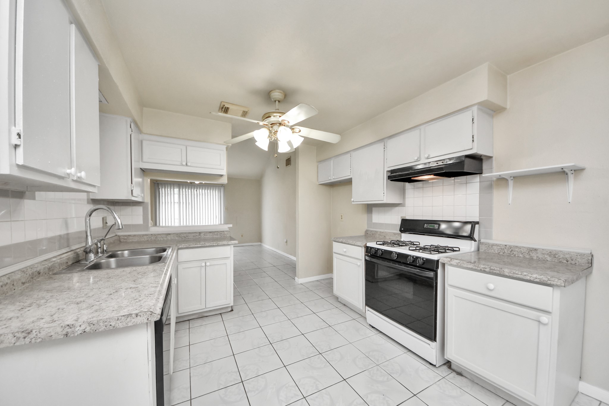 10406 Sagestar Lane Property Photo 16
