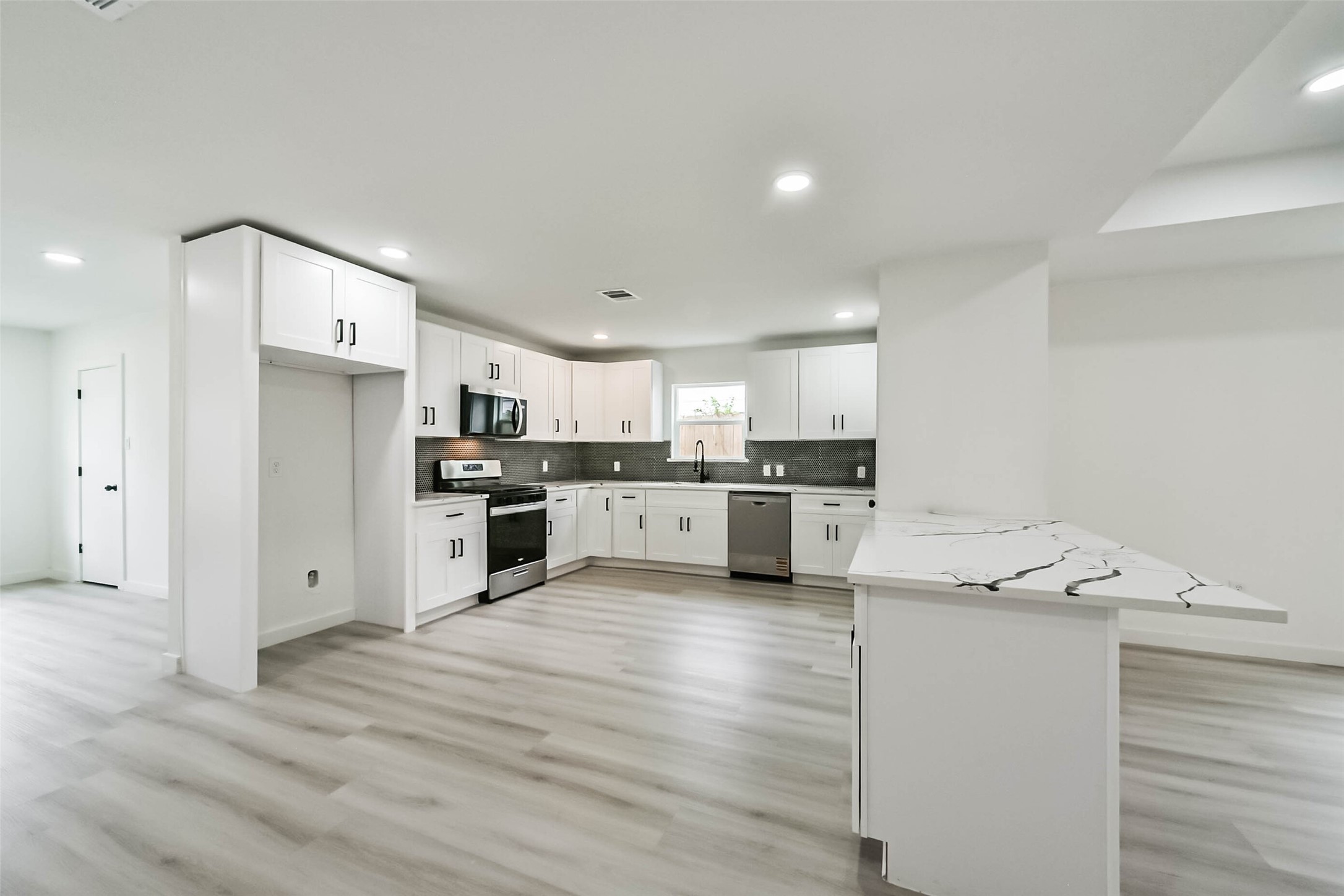 3853 Wentworth Street Property Photo 8