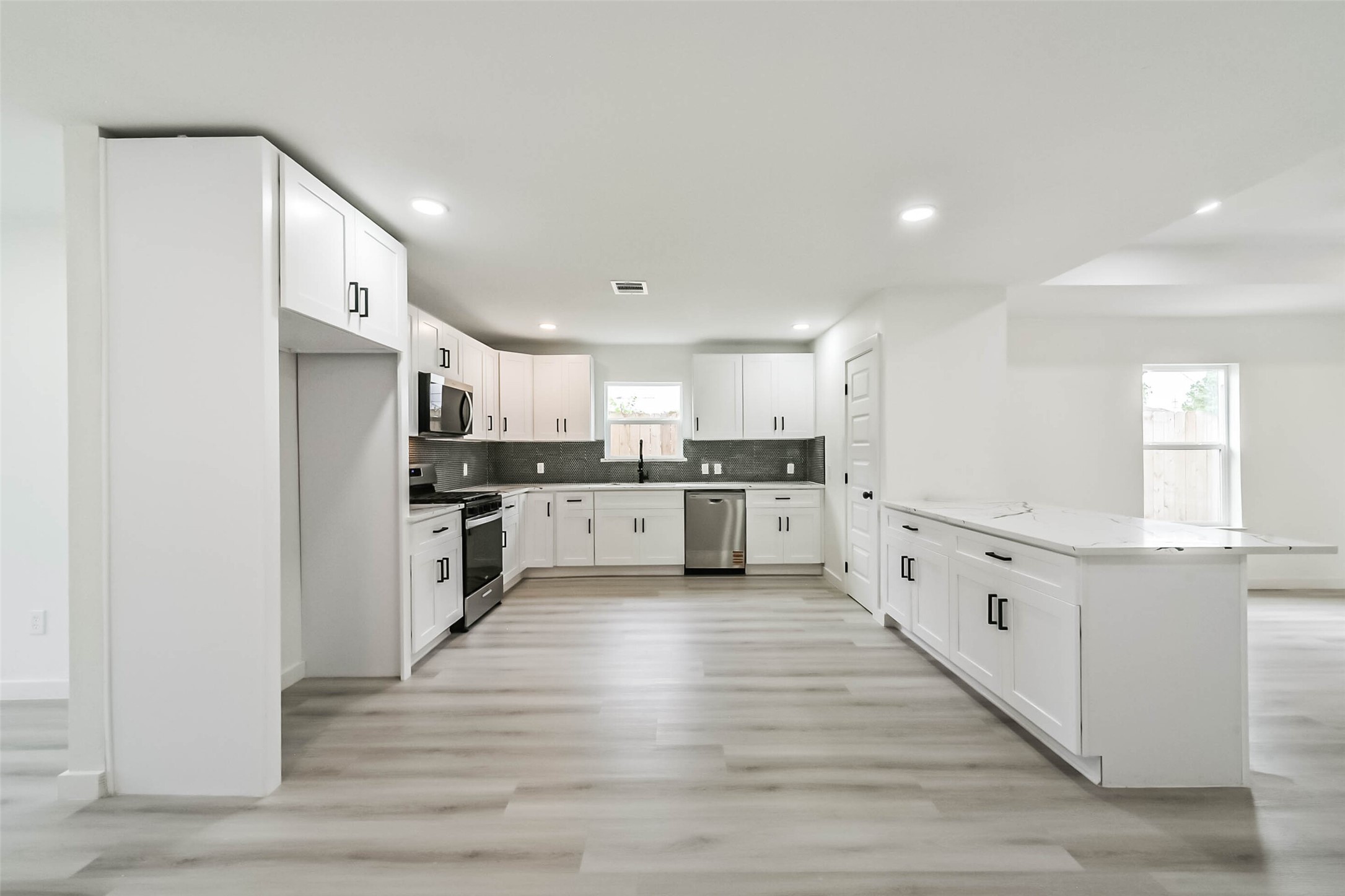 3853 Wentworth Street Property Photo 10