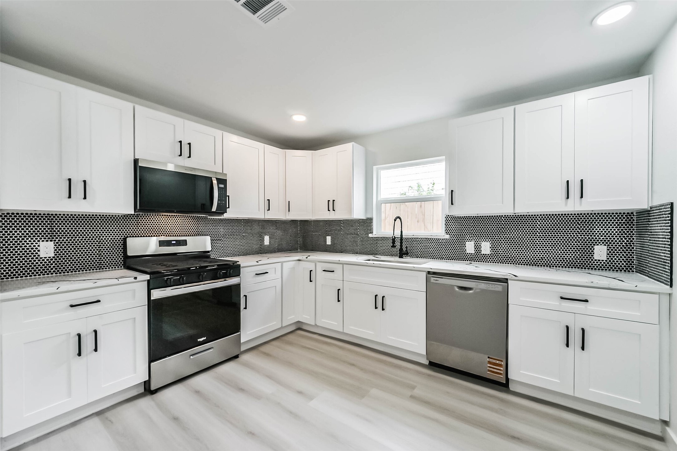 3853 Wentworth Street Property Photo 11