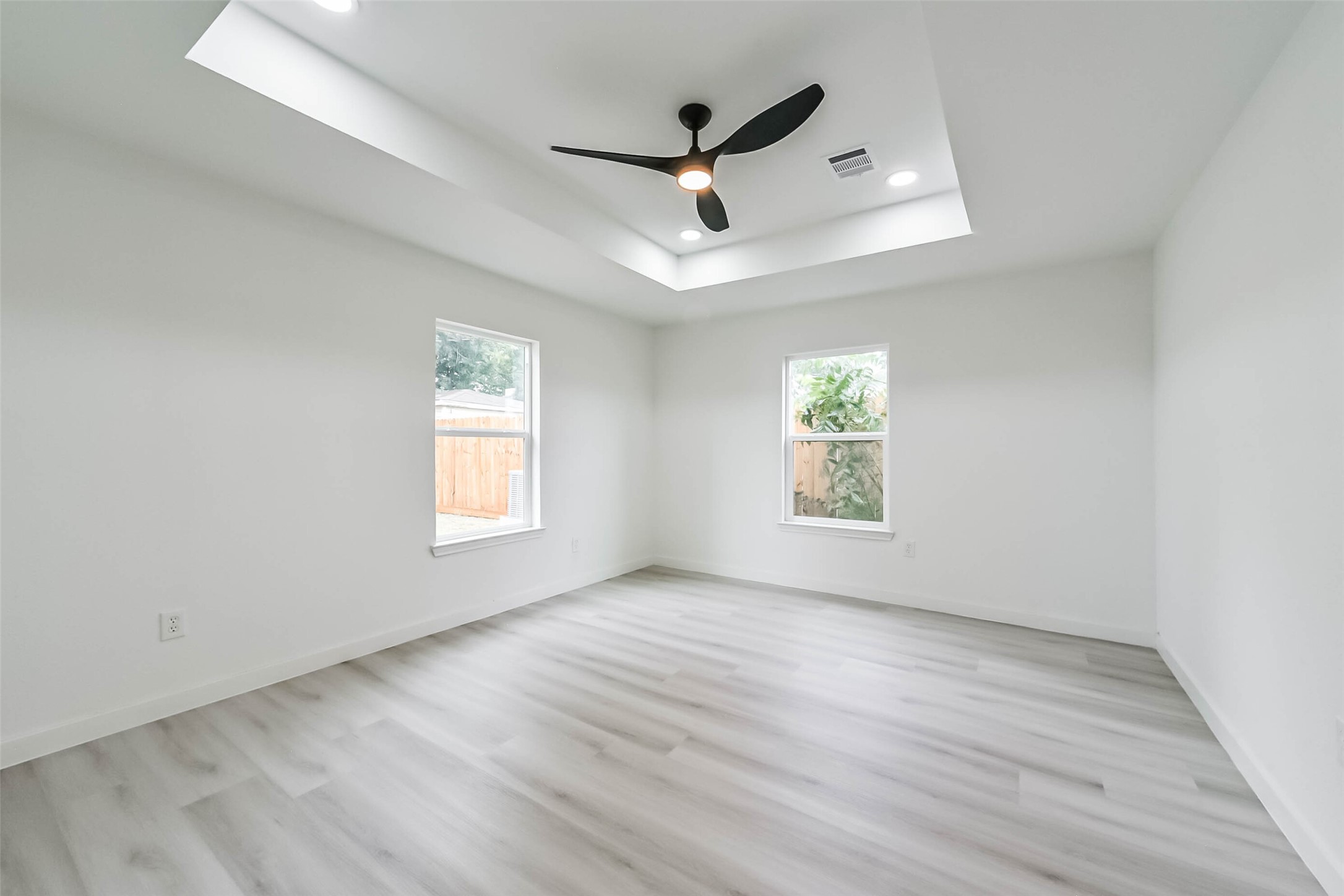 3853 Wentworth Street Property Photo 15