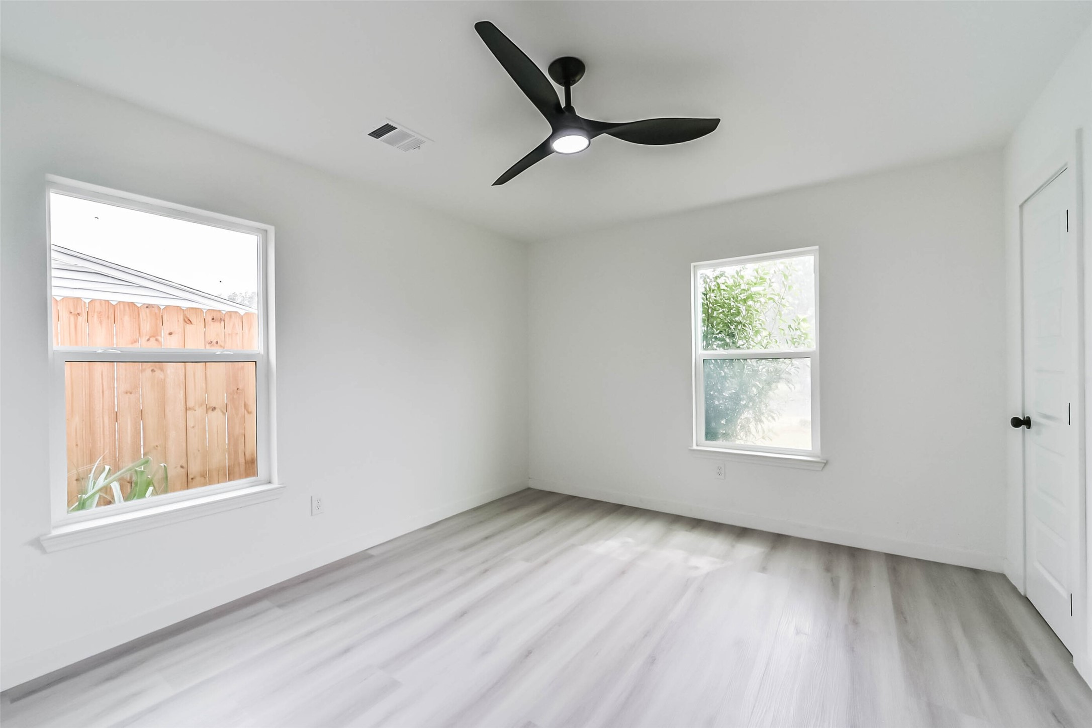 3853 Wentworth Street Property Photo 21